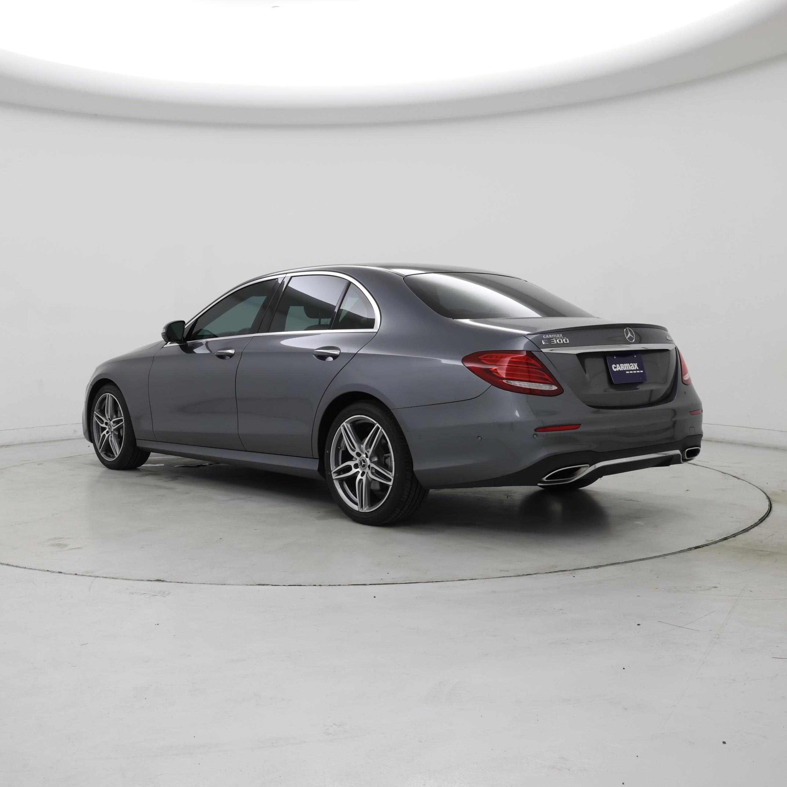 Thumbnail: 2018 Mercedes-Benz E-Class - 2