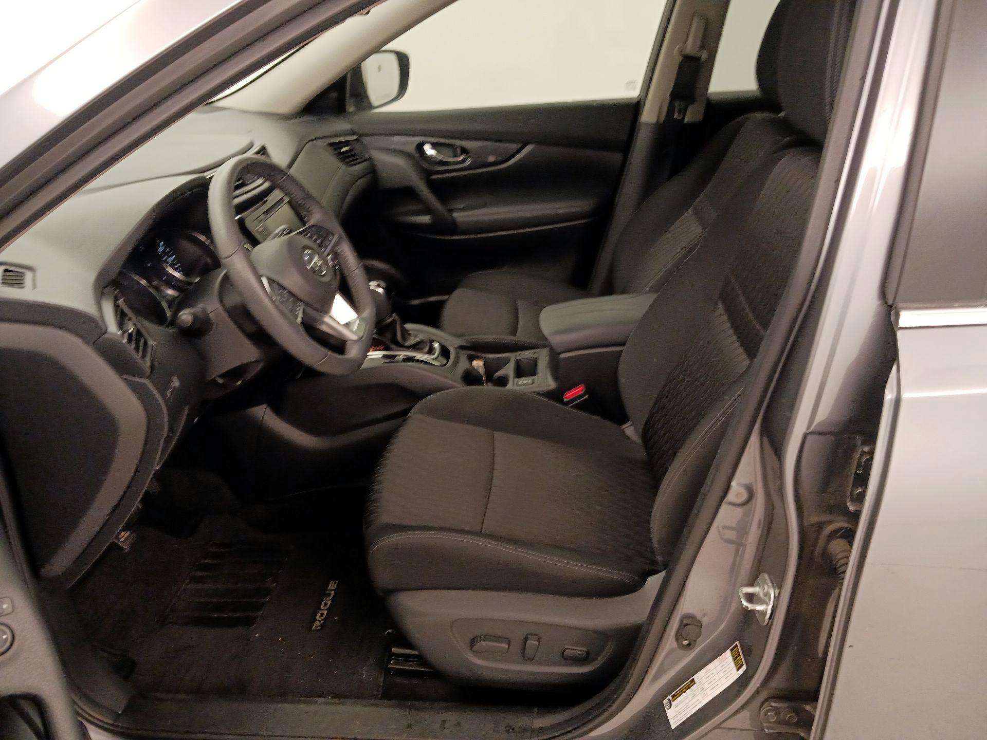 Thumbnail: 2019 Nissan Rogue - 11