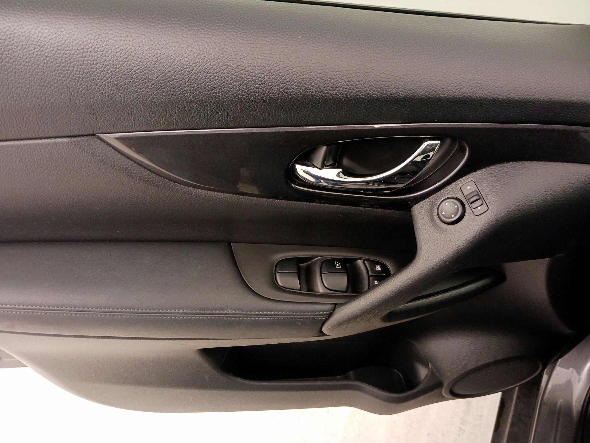 Thumbnail: 2019 Nissan Rogue - 12