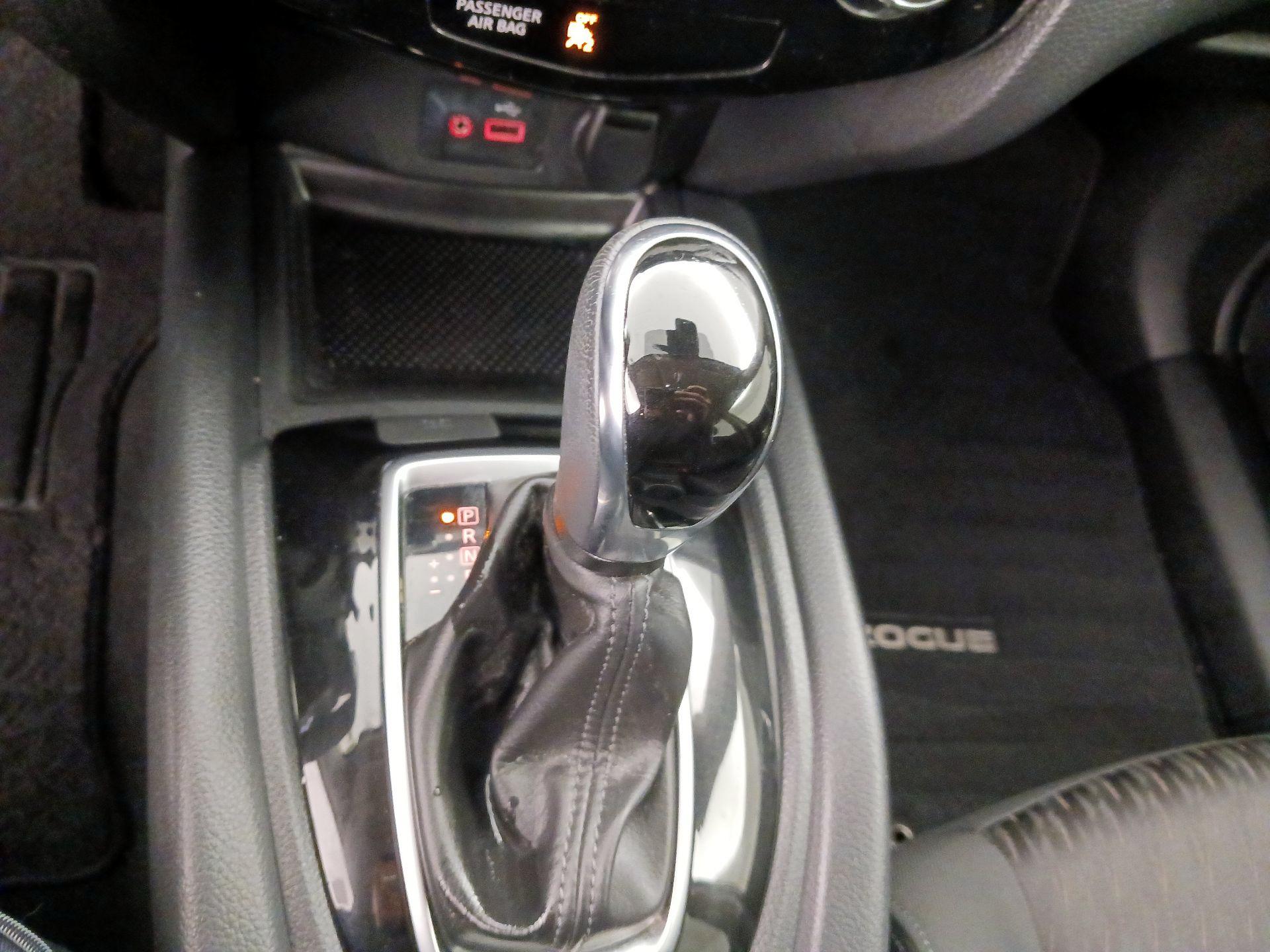 Thumbnail: 2019 Nissan Rogue - 17