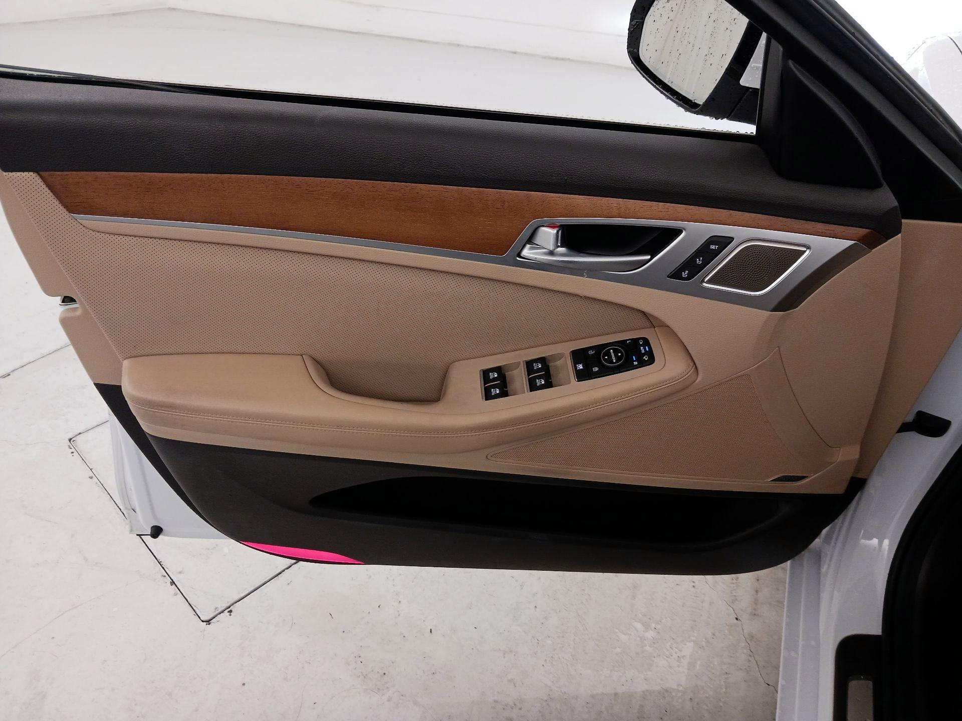 Thumbnail: 2019 Genesis G80 - 12