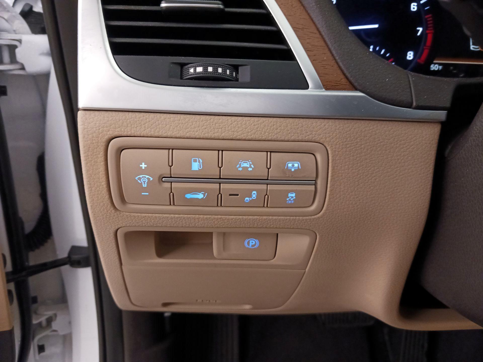 Thumbnail: 2019 Genesis G80 - 13