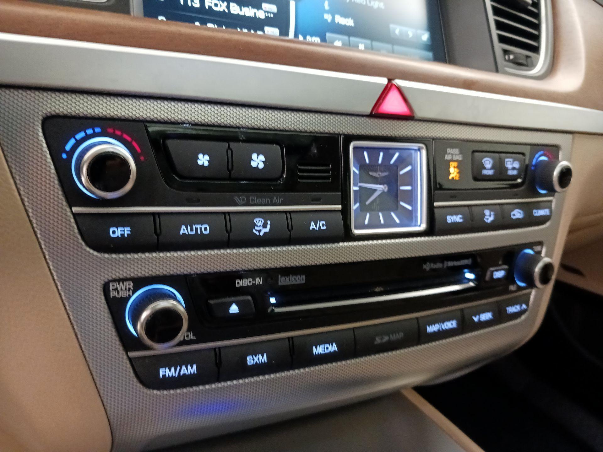 Thumbnail: 2019 Genesis G80 - 17