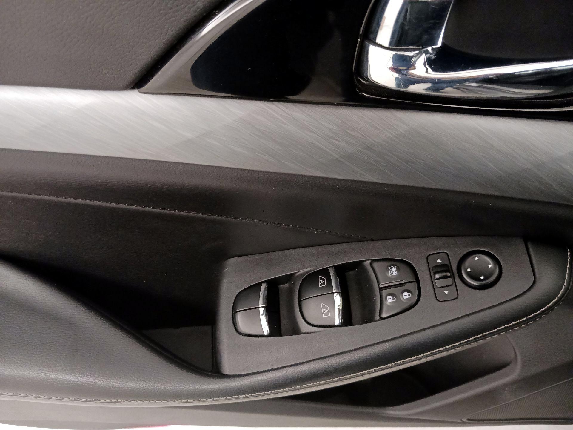 Thumbnail: 2016 Nissan Maxima - 12