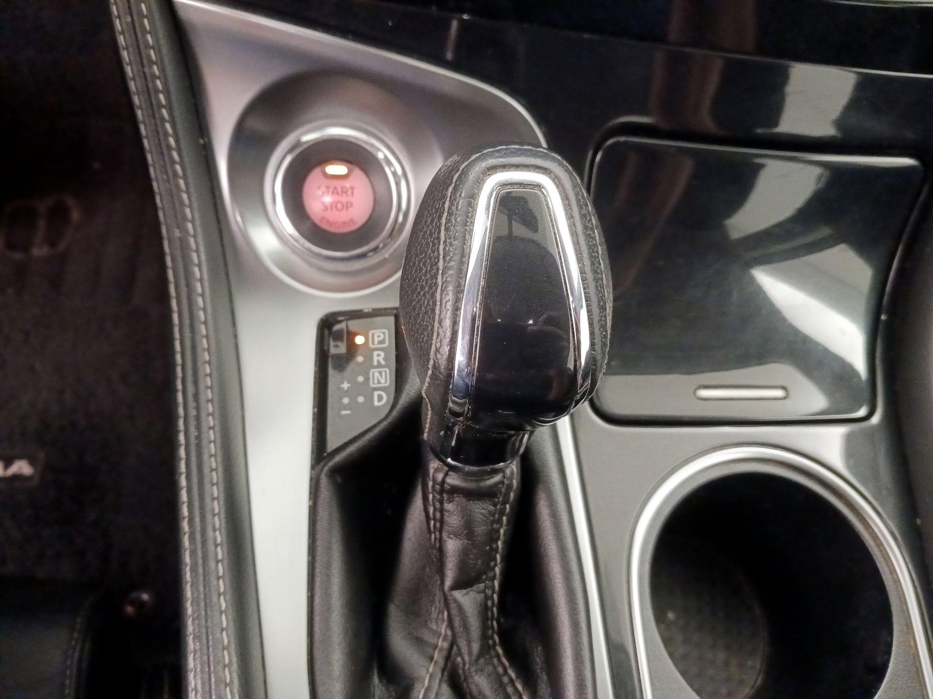 Thumbnail: 2016 Nissan Maxima - 18