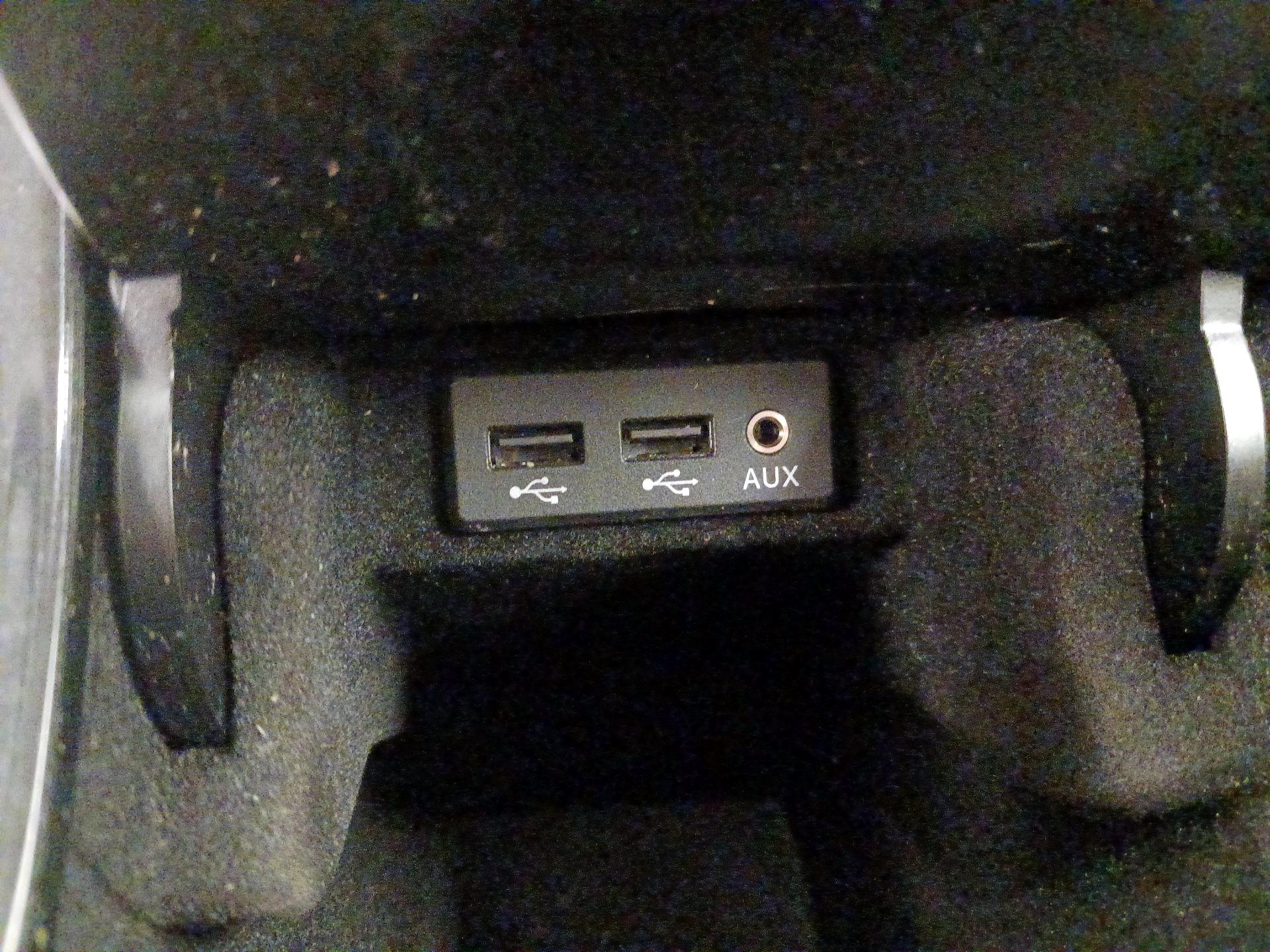 Thumbnail: 2016 Nissan Maxima - 19