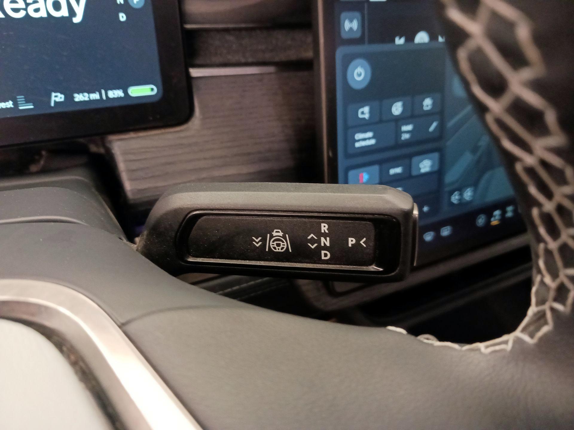 Thumbnail: 2023 Rivian R1T - 17