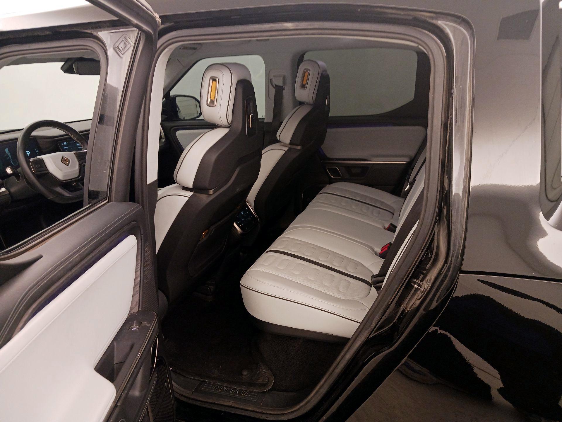 Thumbnail: 2023 Rivian R1T - 20