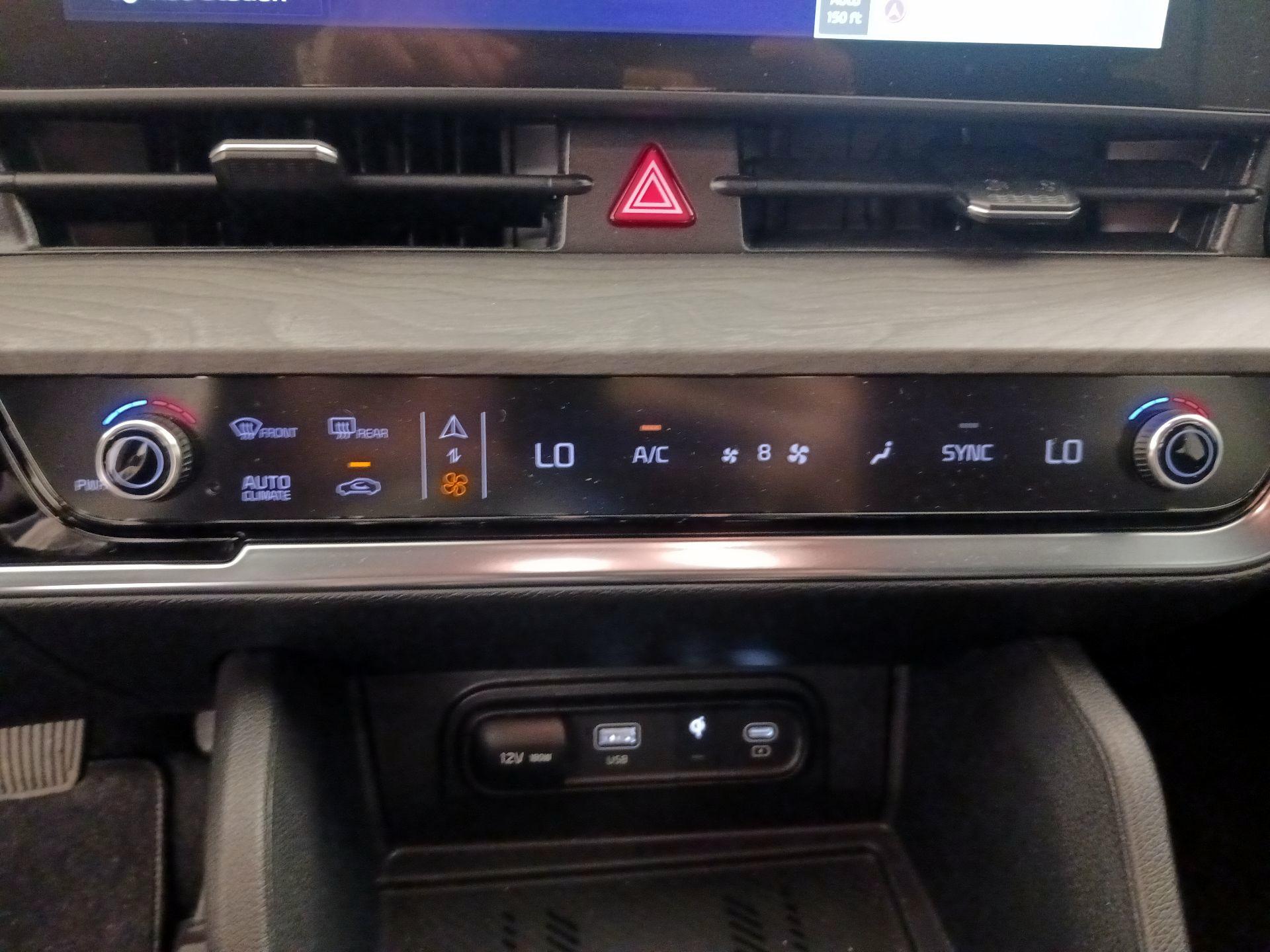 Thumbnail: 2023 Kia Sportage - 17