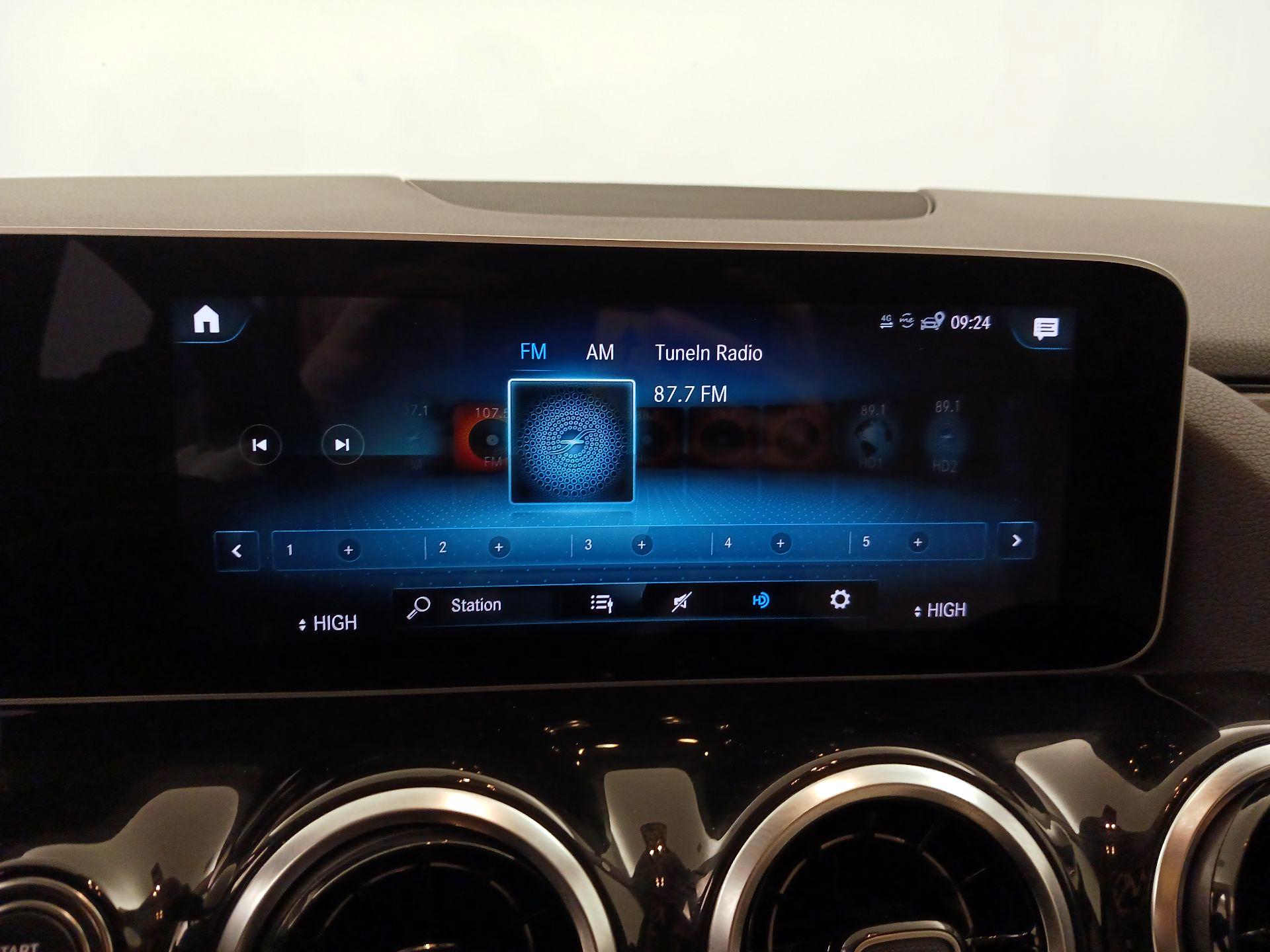 Thumbnail: 2021 Mercedes-Benz GLA - 15