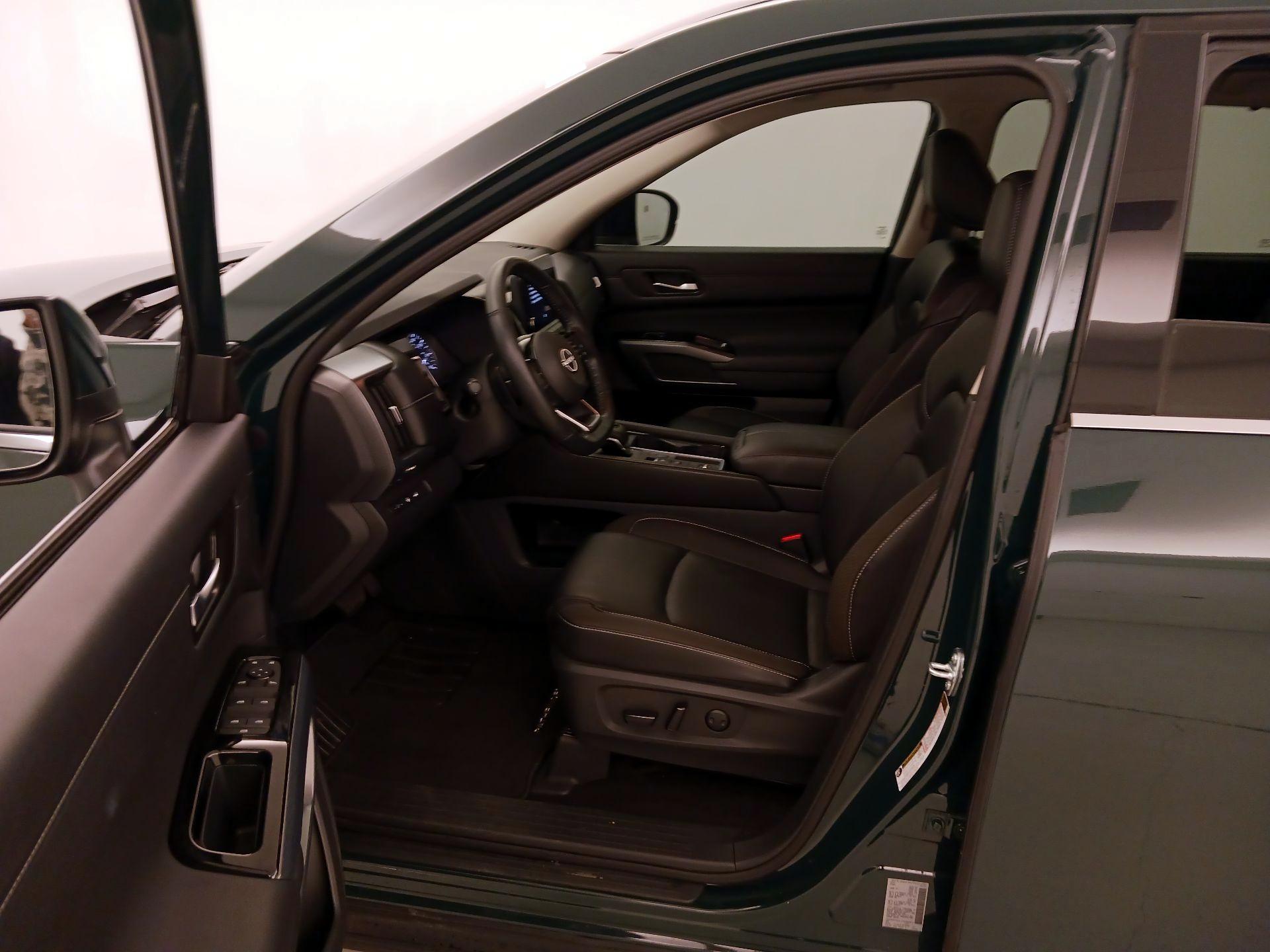 Thumbnail: 2025 Nissan Pathfinder - 11