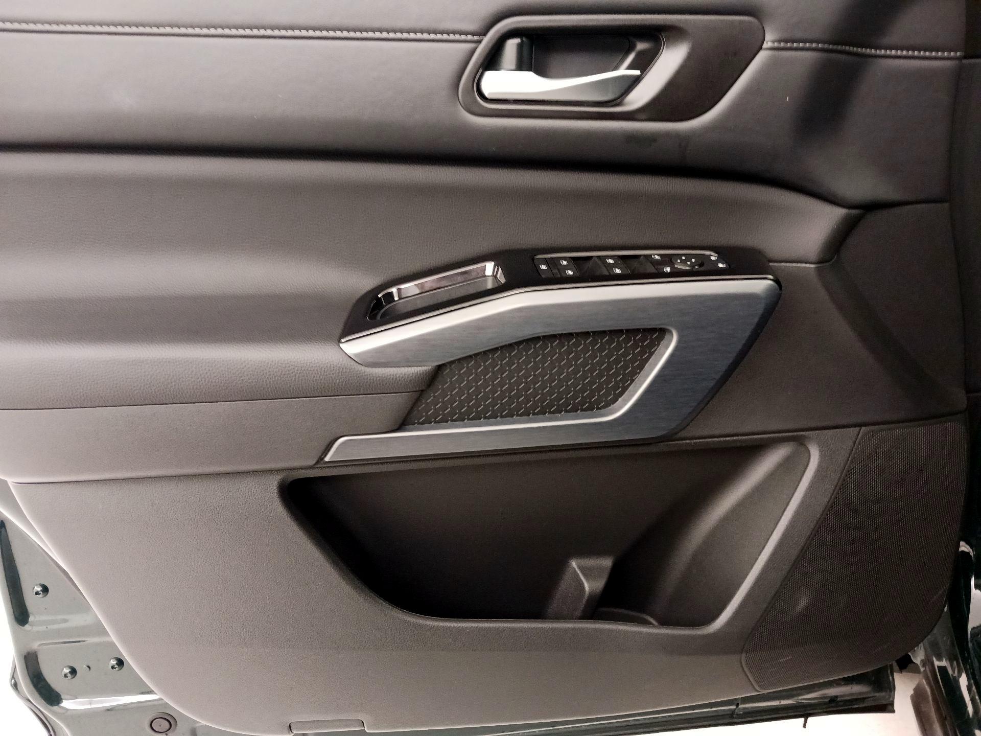 Thumbnail: 2025 Nissan Pathfinder - 12