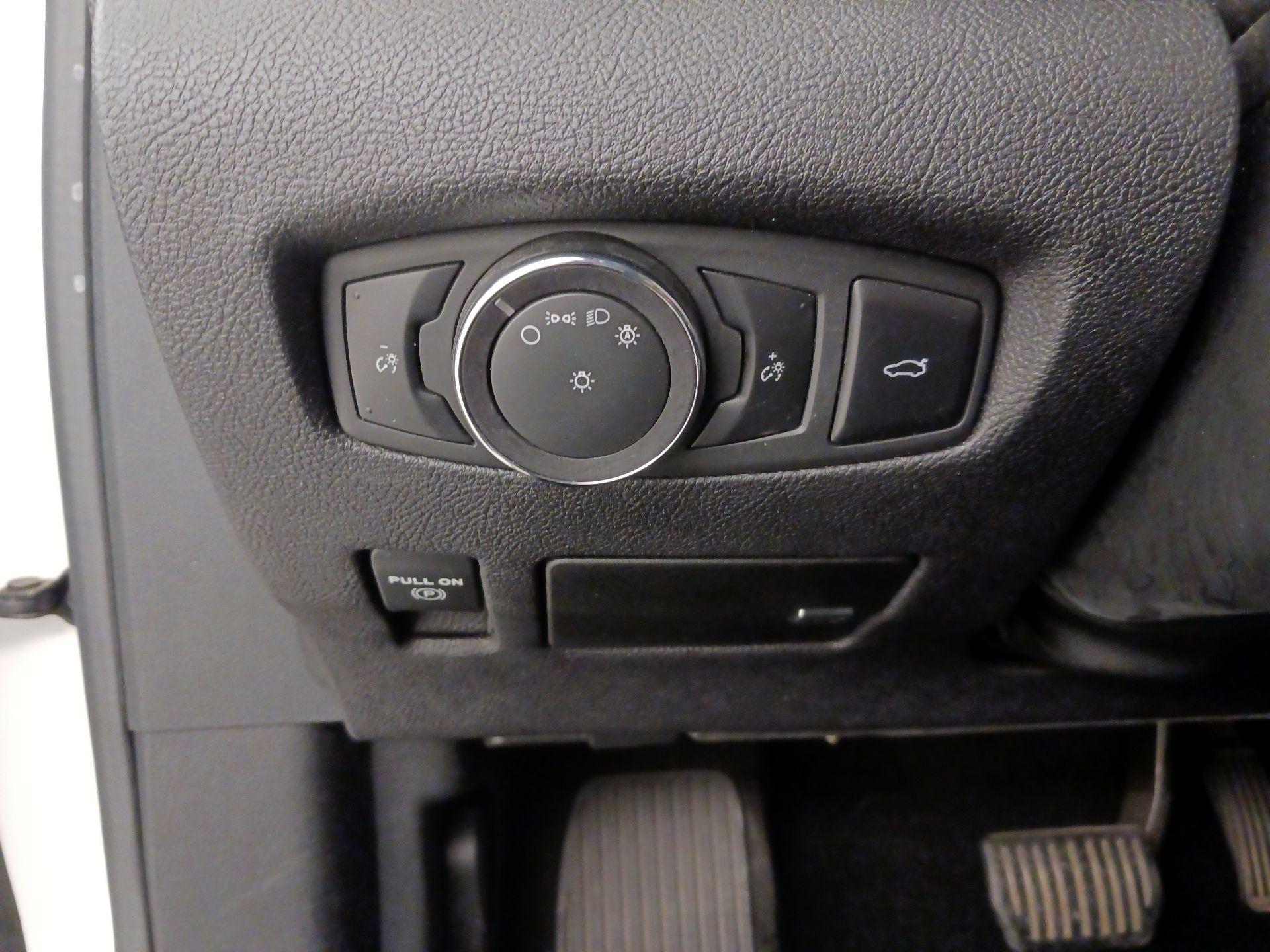 Thumbnail: 2020 Lincoln Continental - 13