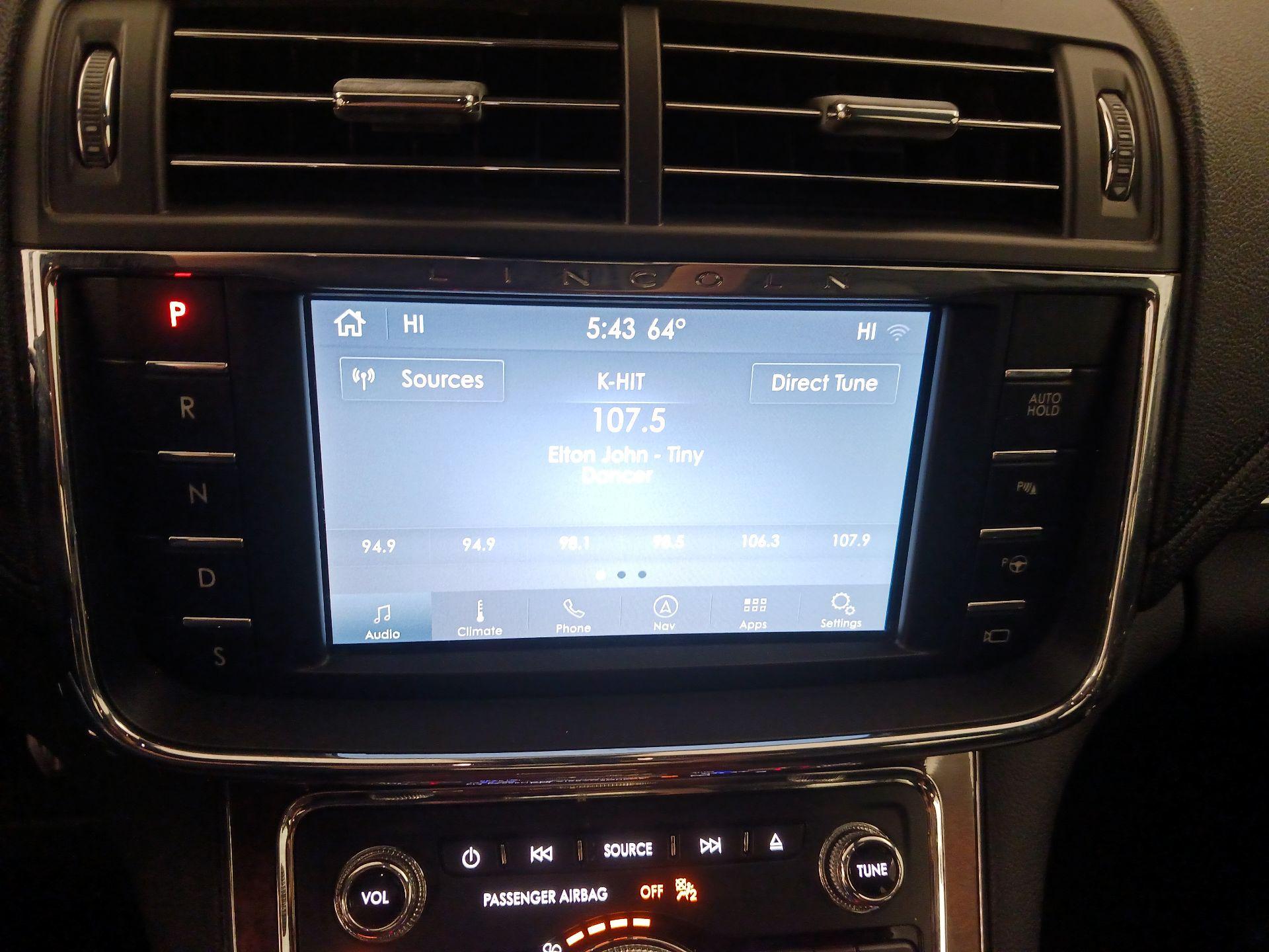 Thumbnail: 2020 Lincoln Continental - 16