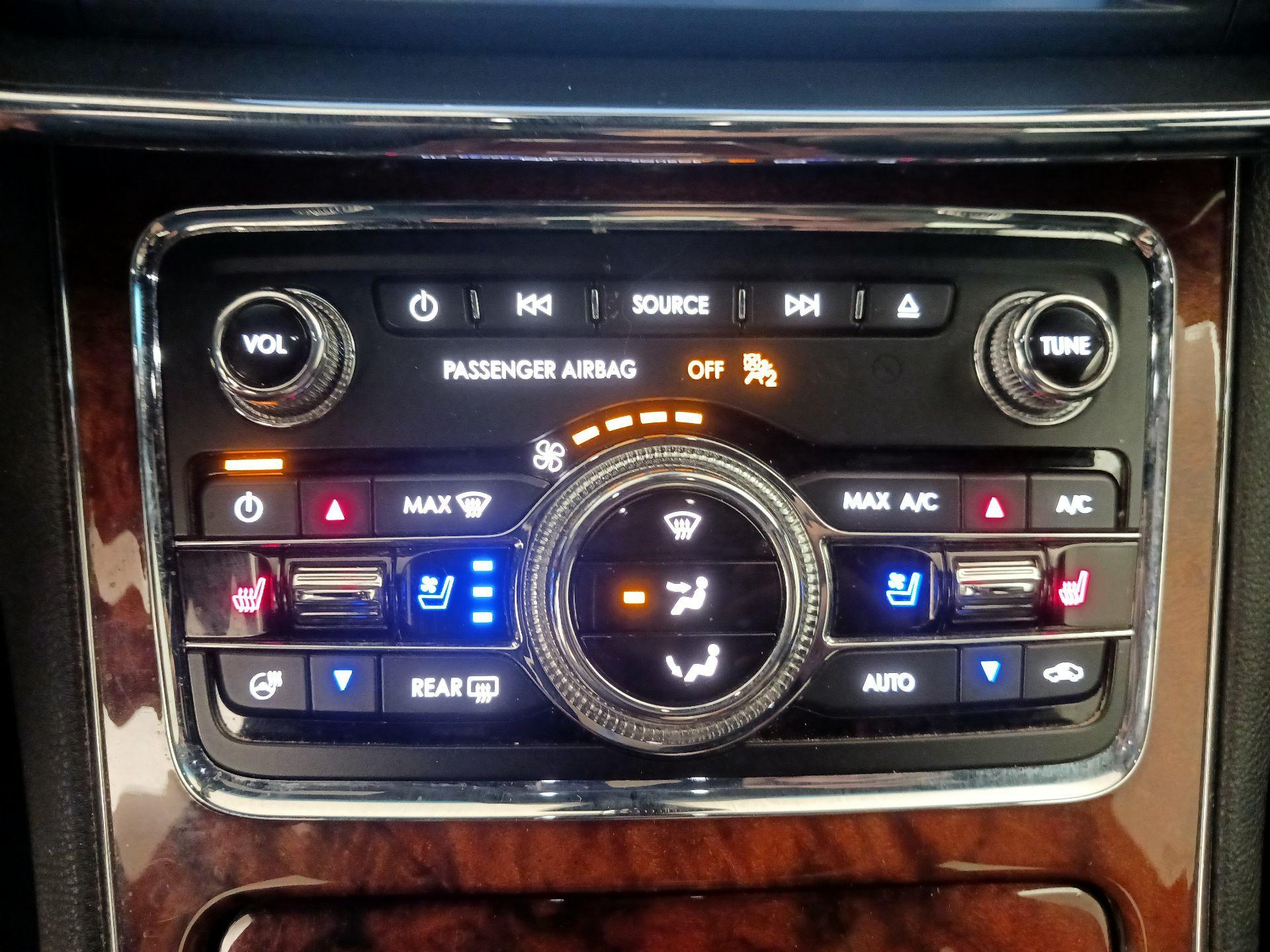 Thumbnail: 2020 Lincoln Continental - 17