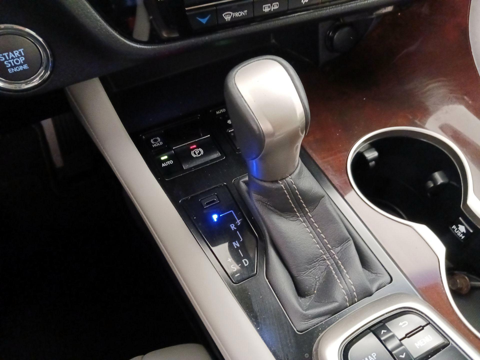 Thumbnail: 2017 Lexus RX - 18