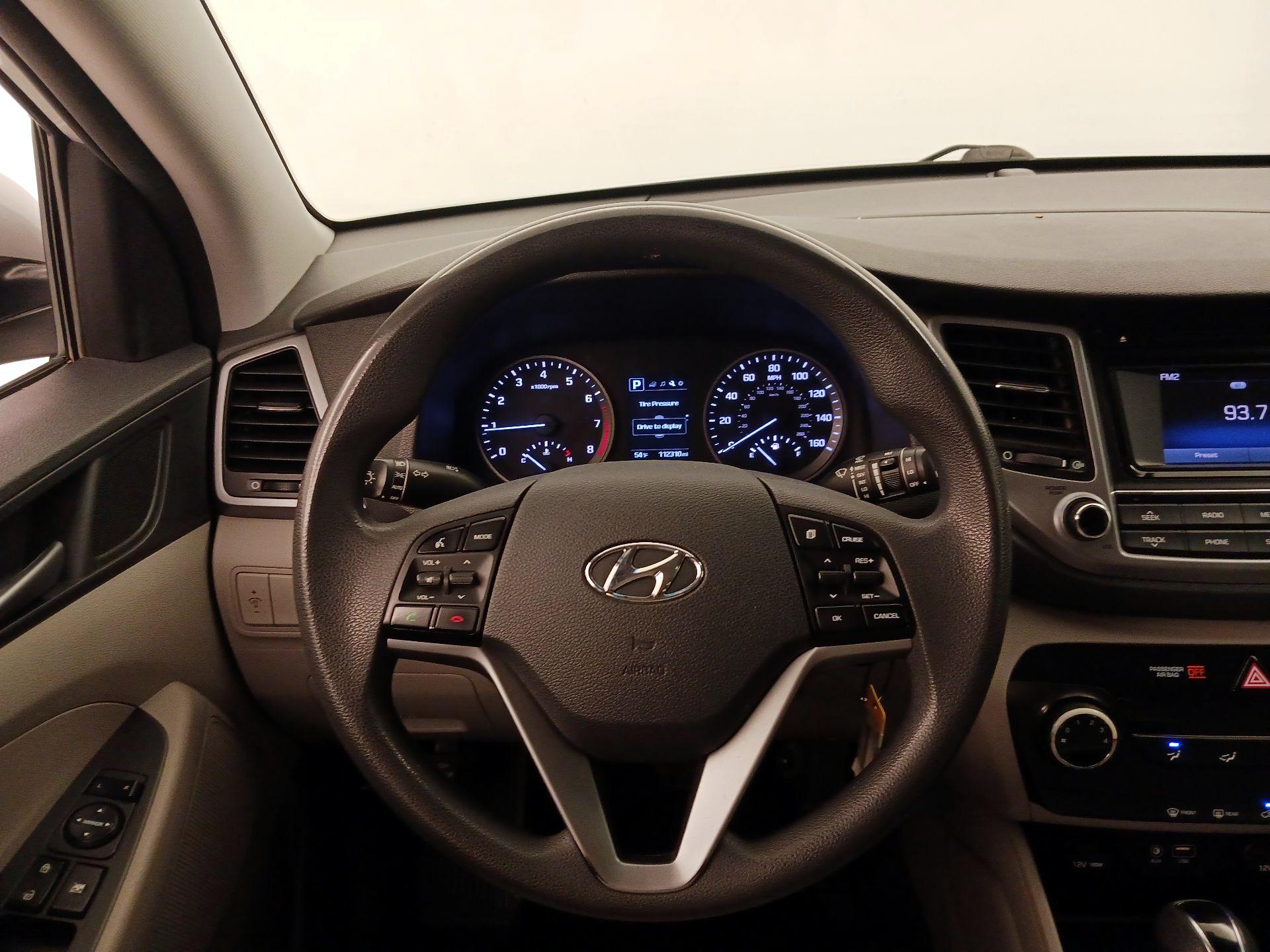 Thumbnail: 2016 Hyundai Tucson - 10