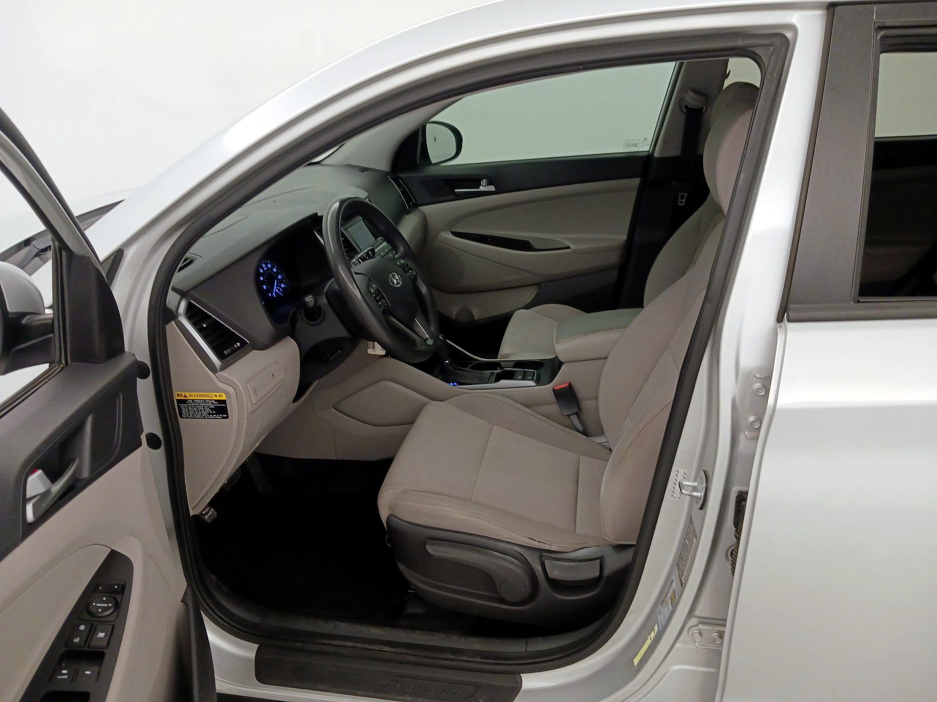 Thumbnail: 2016 Hyundai Tucson - 11