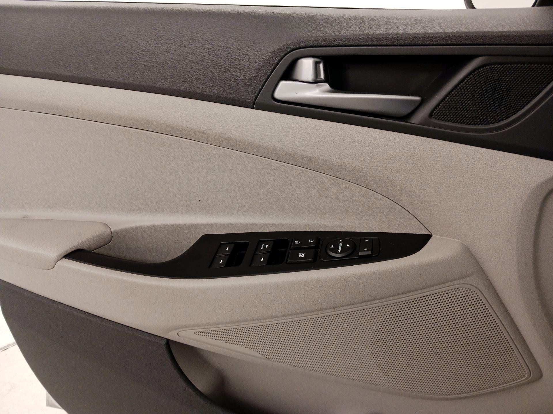 Thumbnail: 2016 Hyundai Tucson - 12