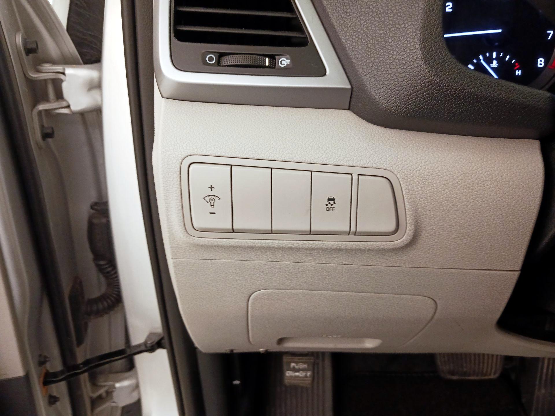 Thumbnail: 2016 Hyundai Tucson - 13