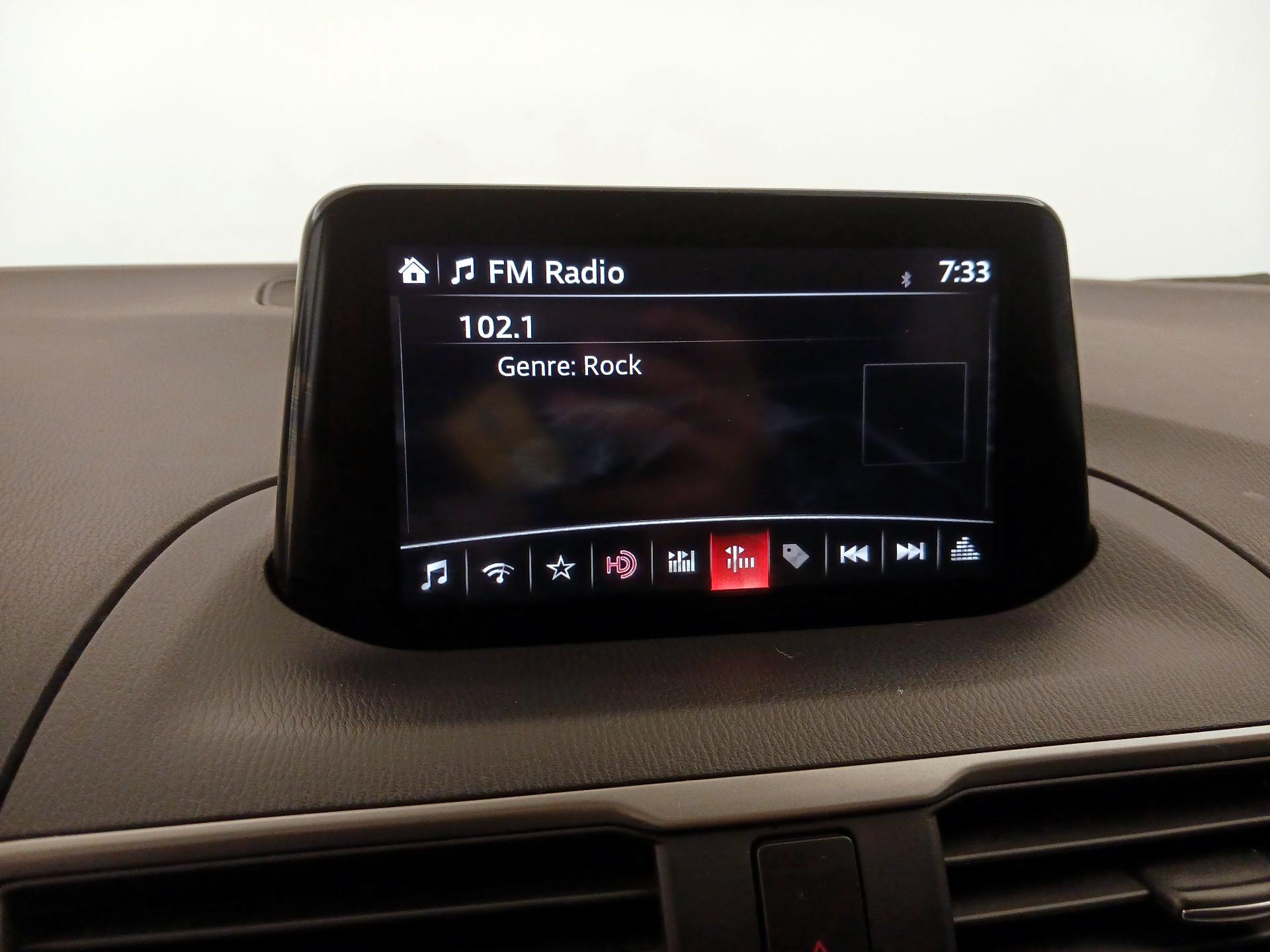 Thumbnail: 2017 Mazda Mazda3 - 16