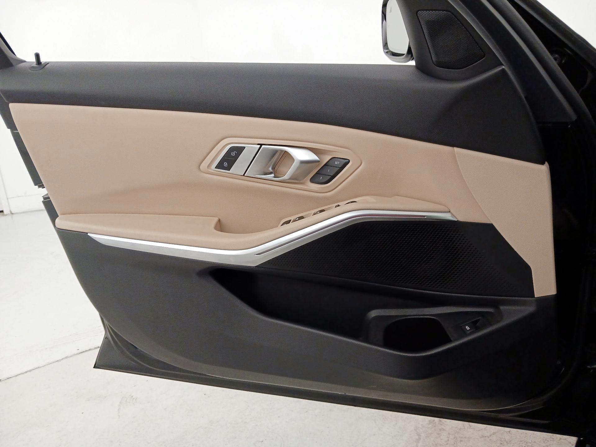 Thumbnail: 2022 BMW 3 Series - 12