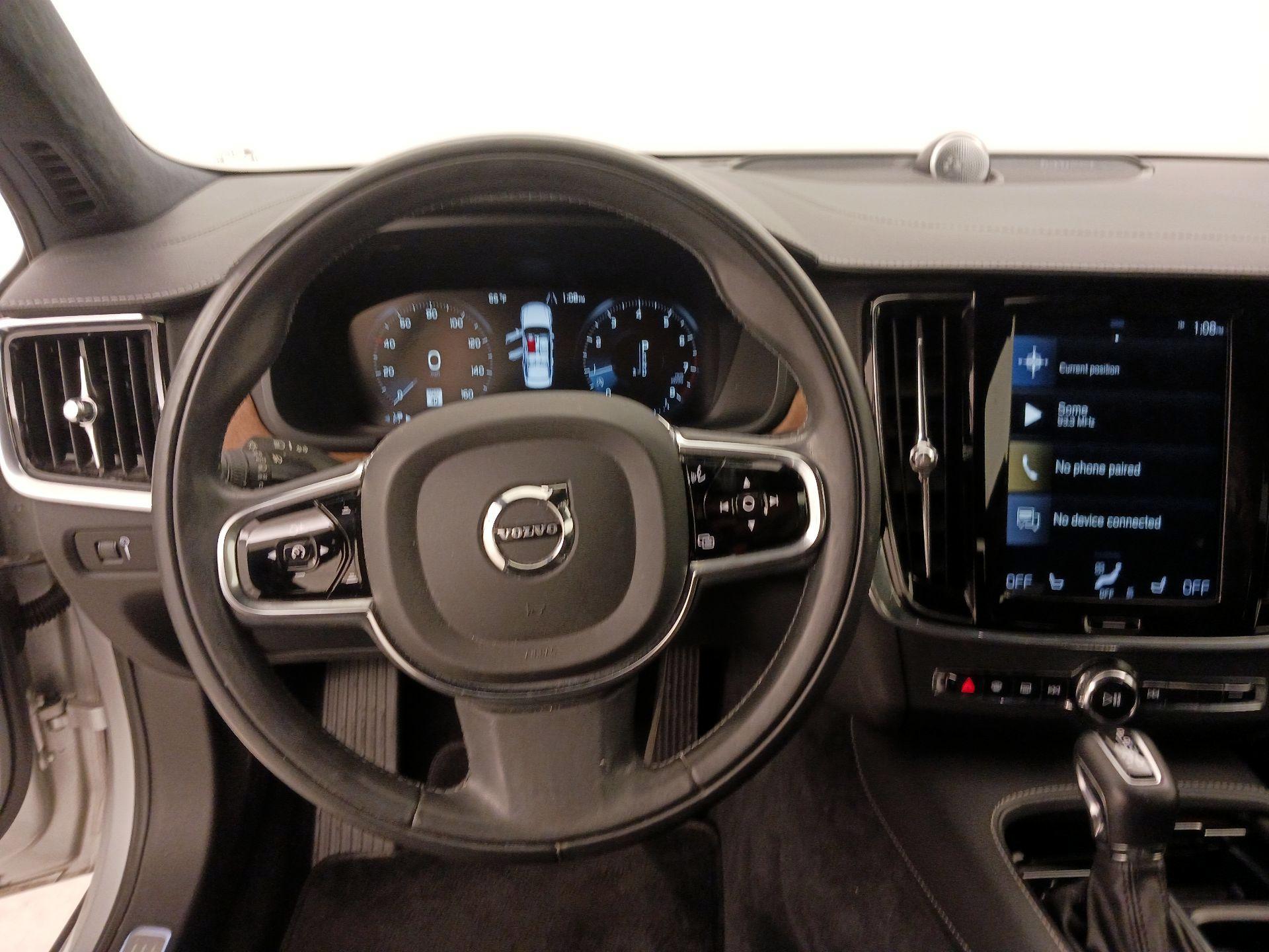 Thumbnail: 2019 Volvo S90 - 10
