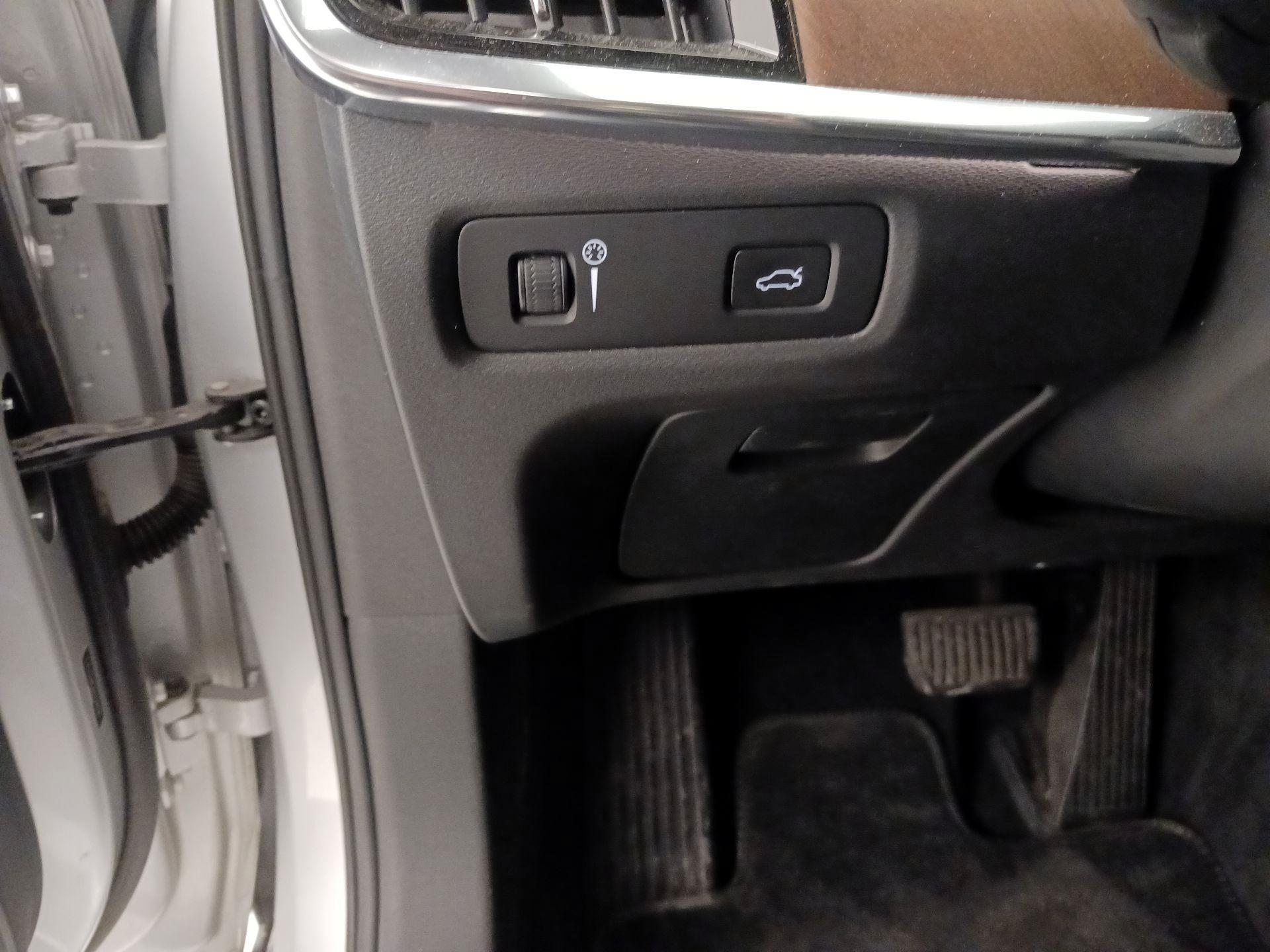 Thumbnail: 2019 Volvo S90 - 13