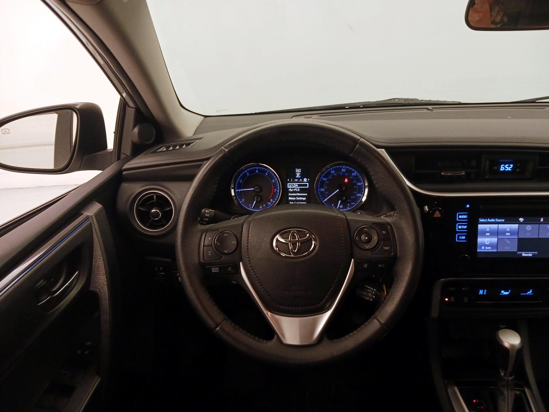 Thumbnail: 2017 Toyota Corolla - 10