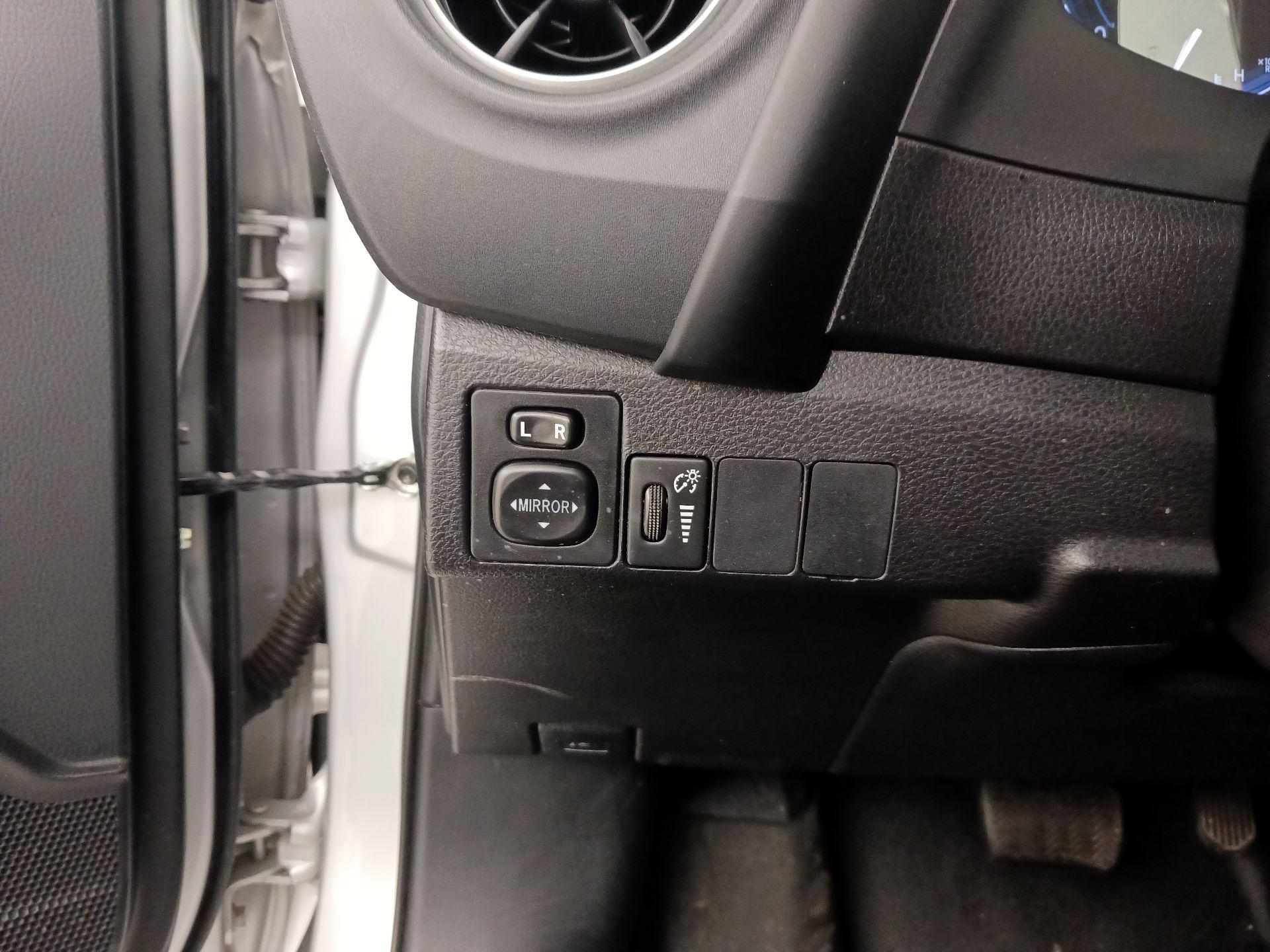 Thumbnail: 2017 Toyota Corolla - 13