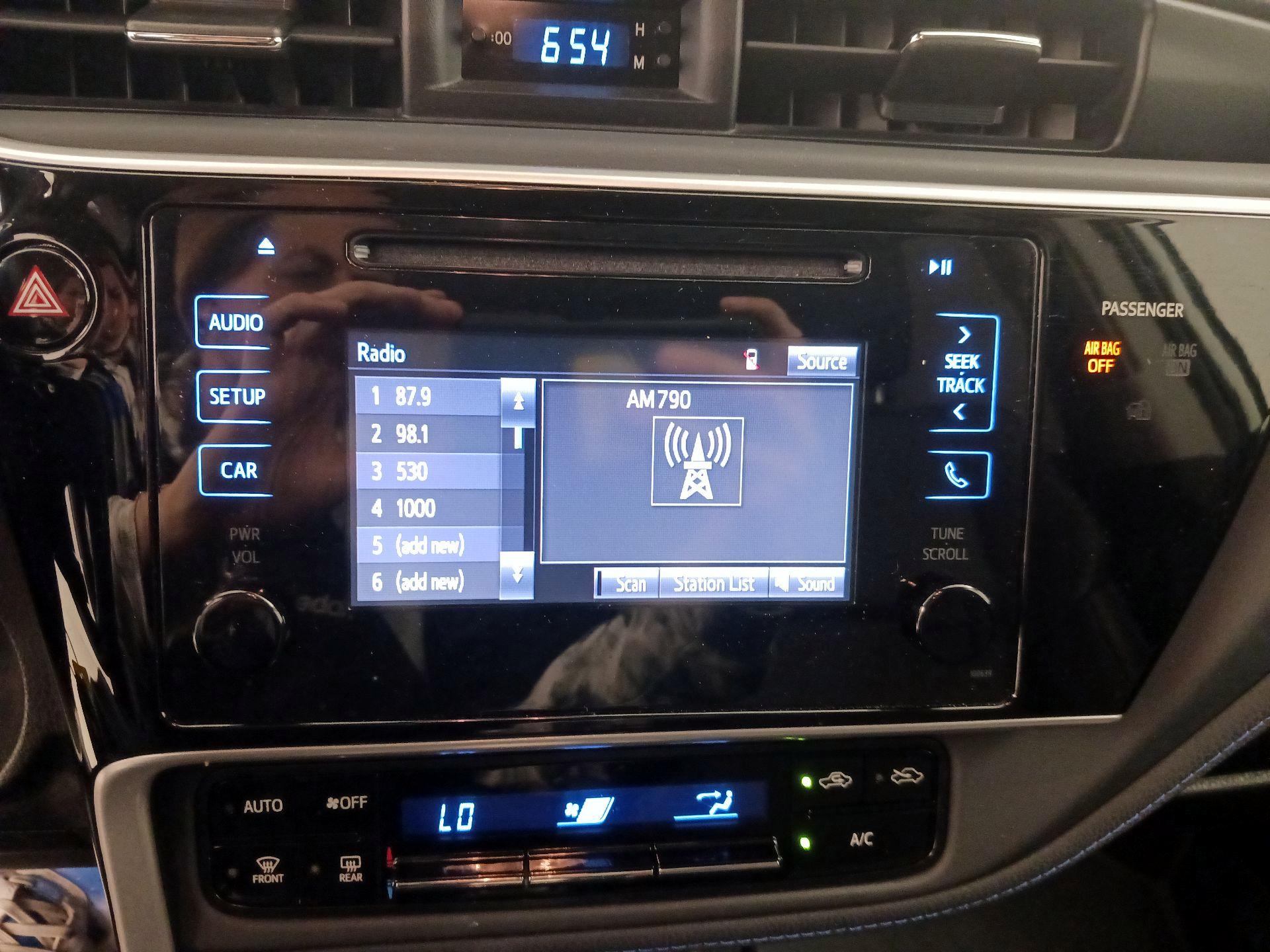 Thumbnail: 2017 Toyota Corolla - 15