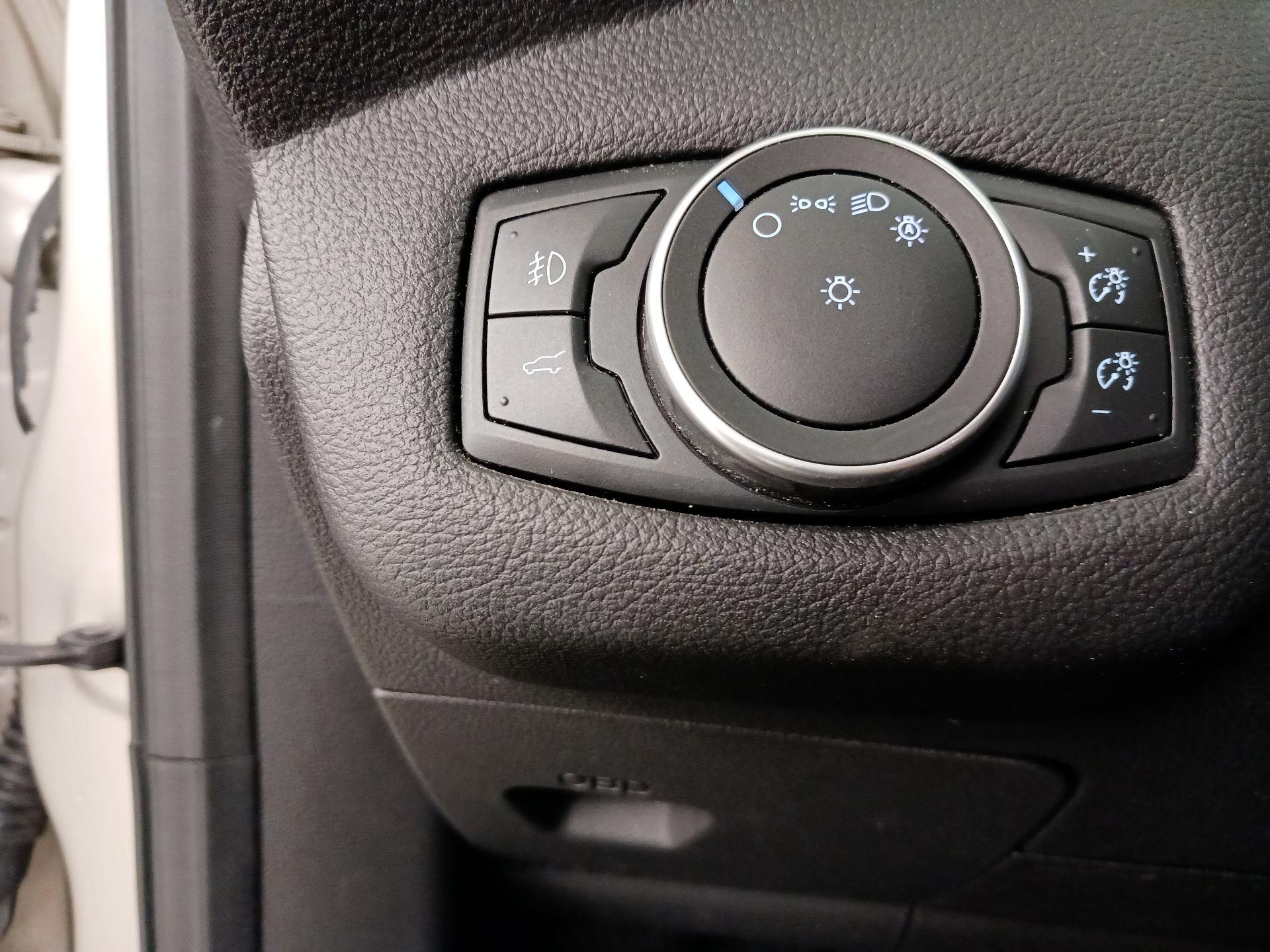 Thumbnail: 2018 Ford Escape - 13