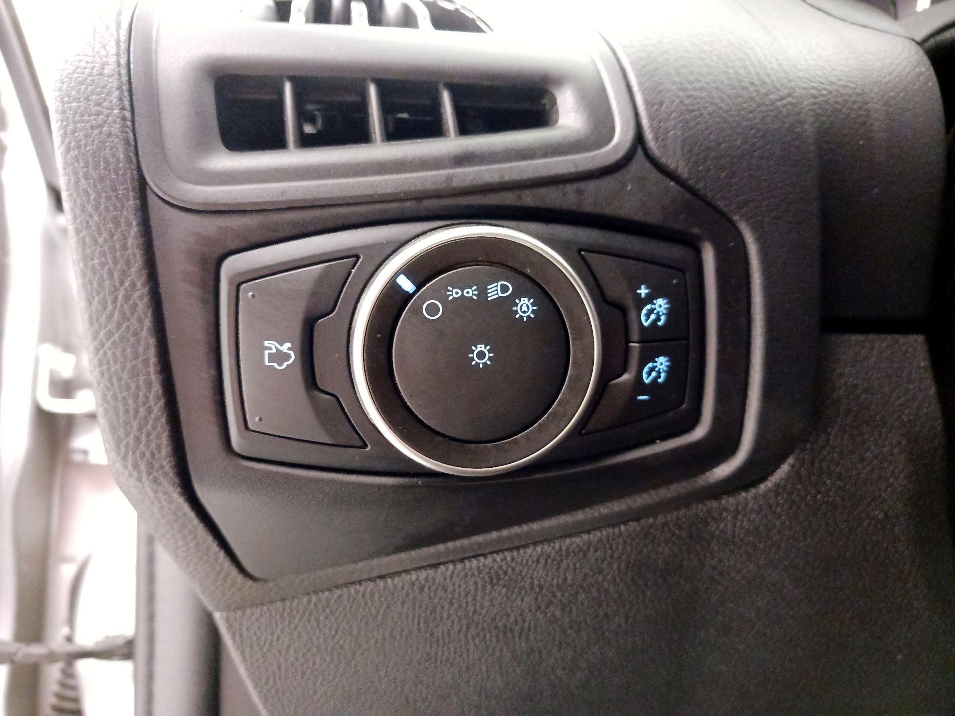 Thumbnail: 2018 Ford Focus - 13