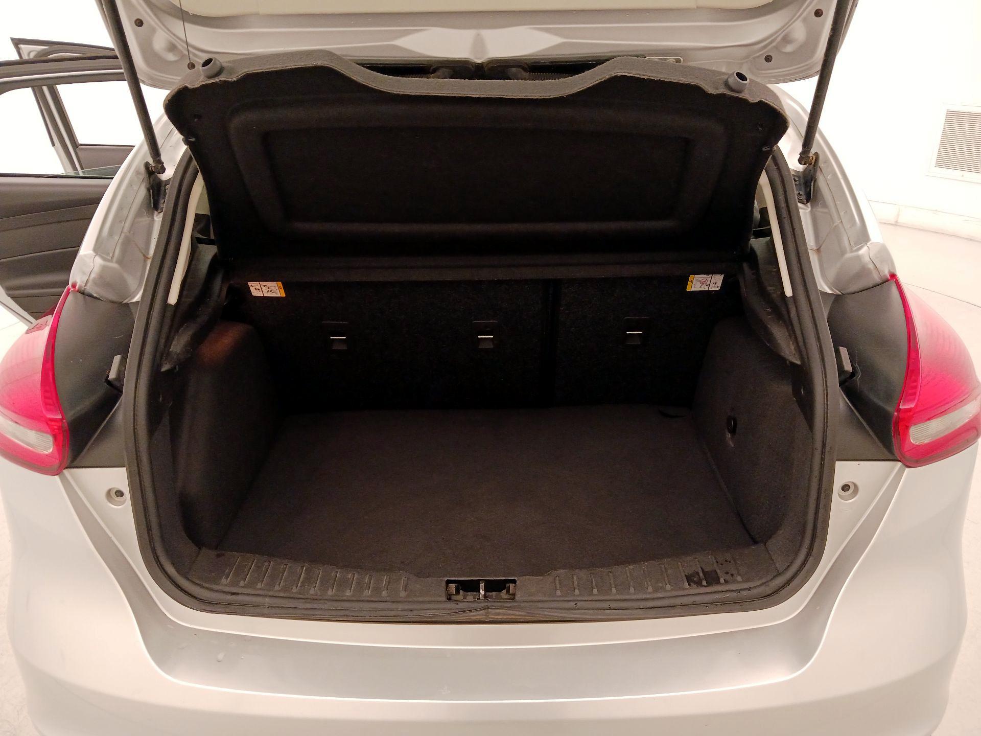 Thumbnail: 2018 Ford Focus - 20