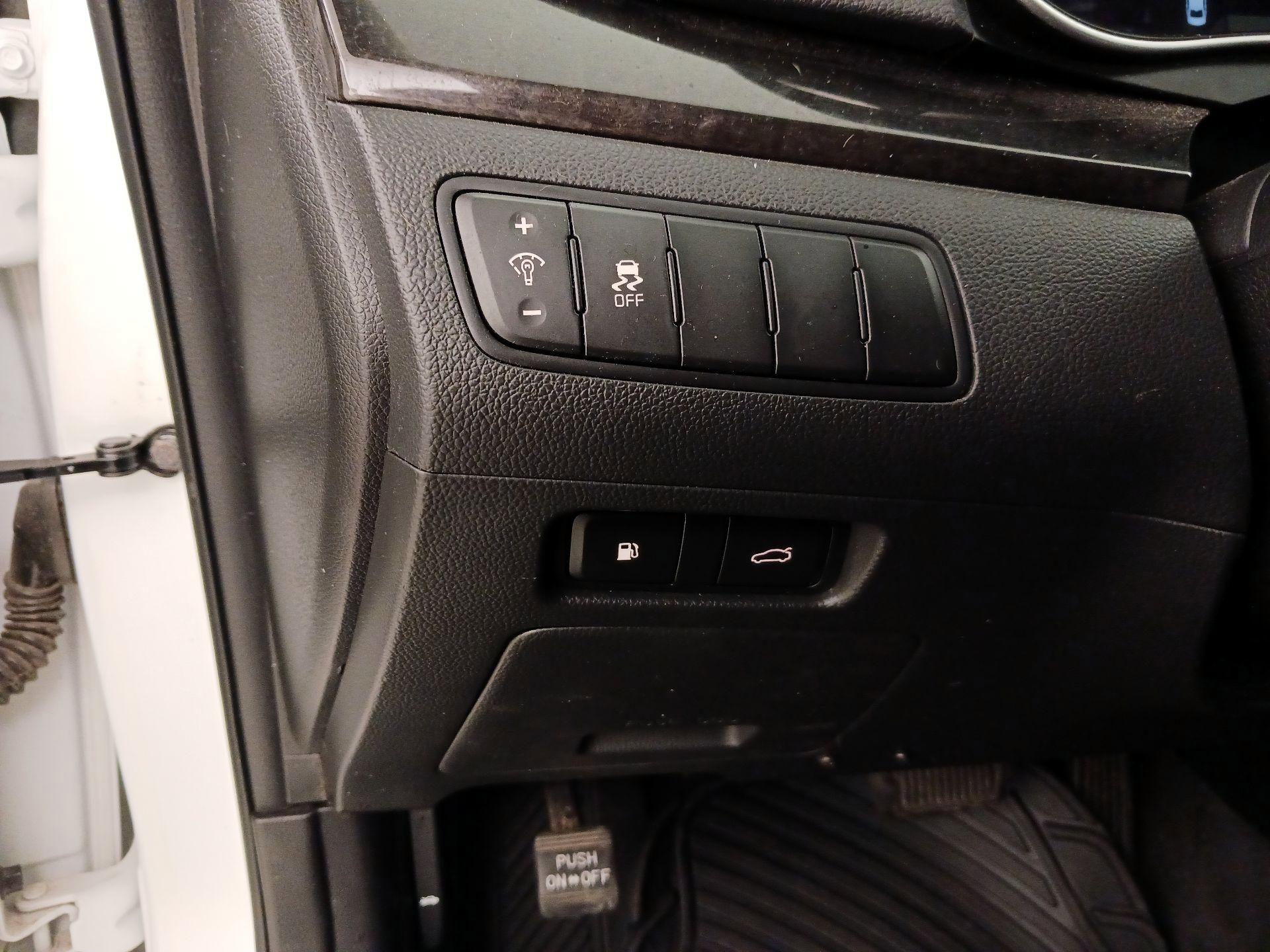 Thumbnail: 2014 Kia Cadenza - 13