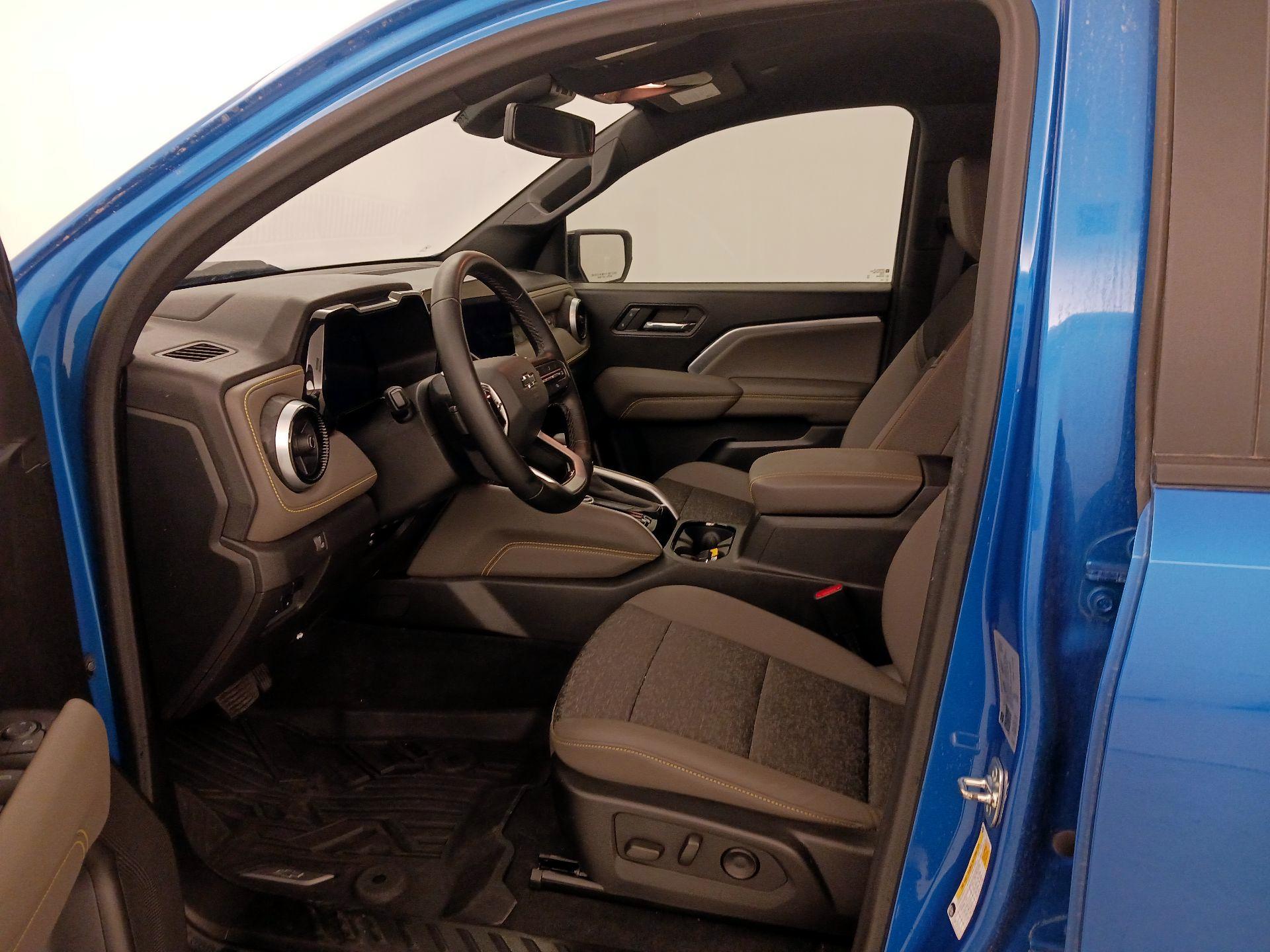 Thumbnail: 2024 Chevrolet Colorado - 11