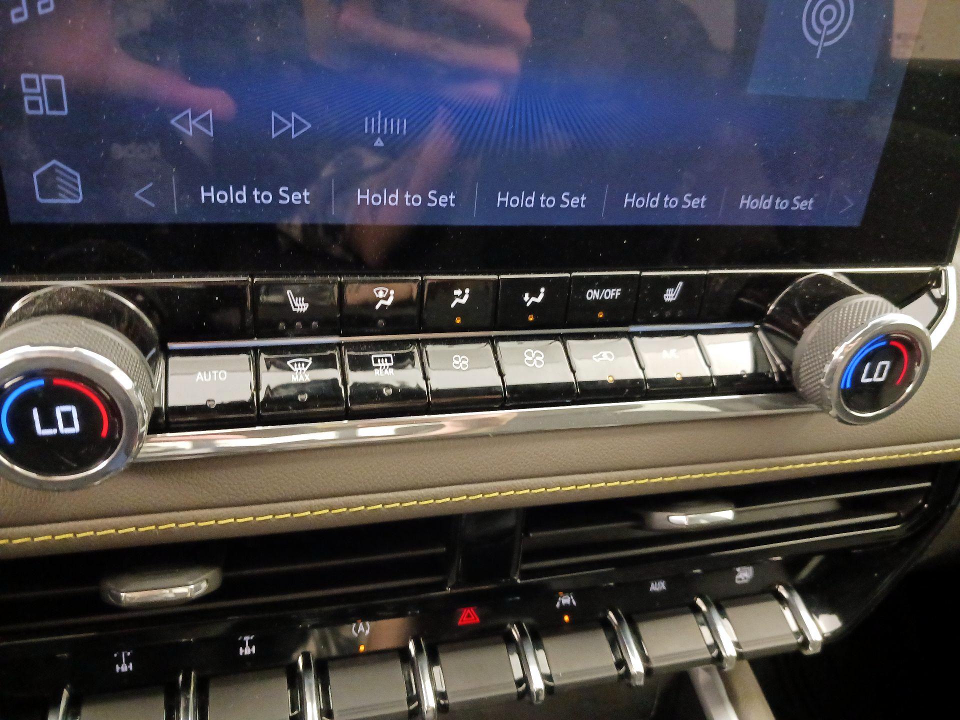 Thumbnail: 2024 Chevrolet Colorado - 17