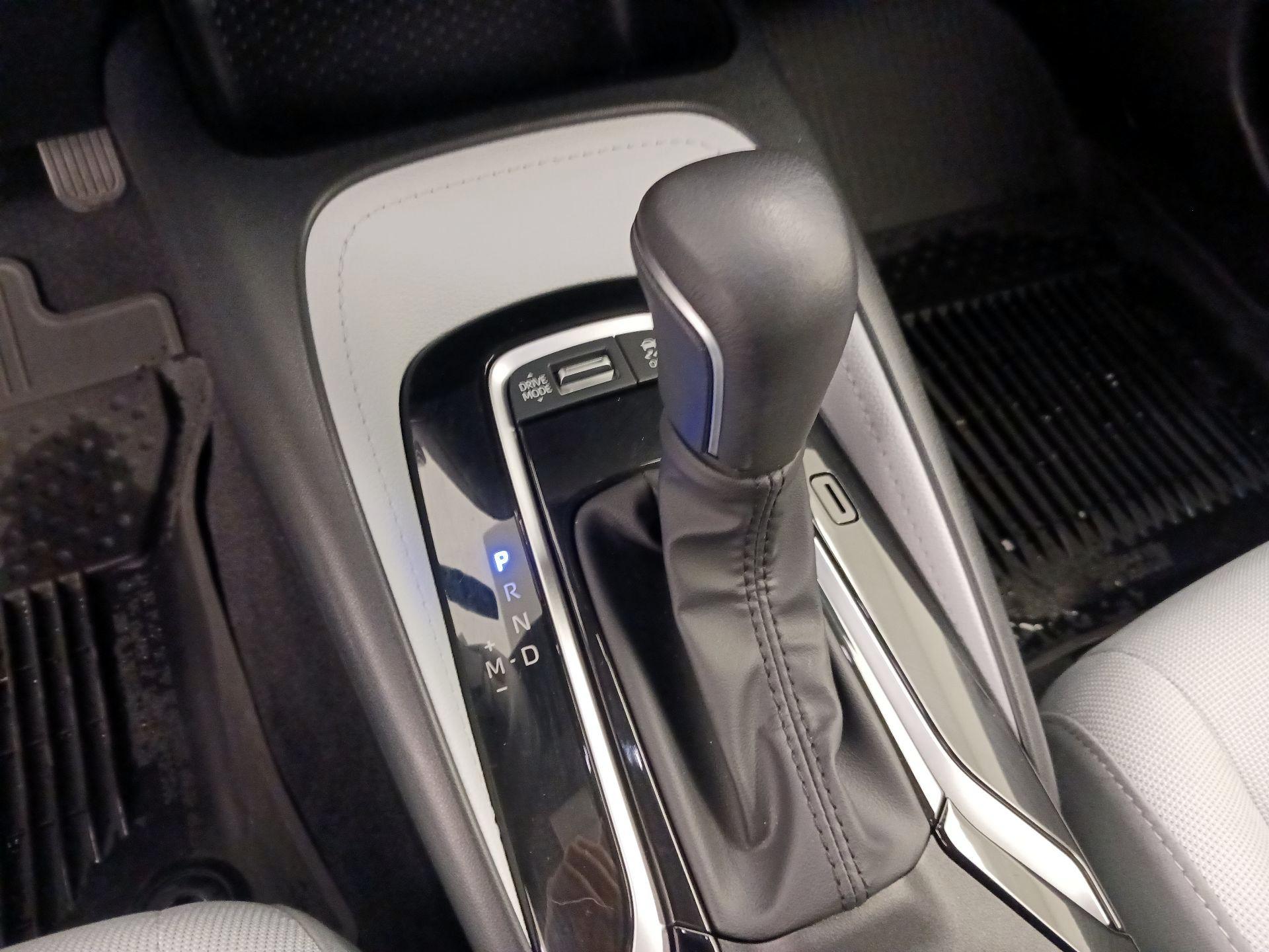 Thumbnail: 2025 Toyota Corolla - 18