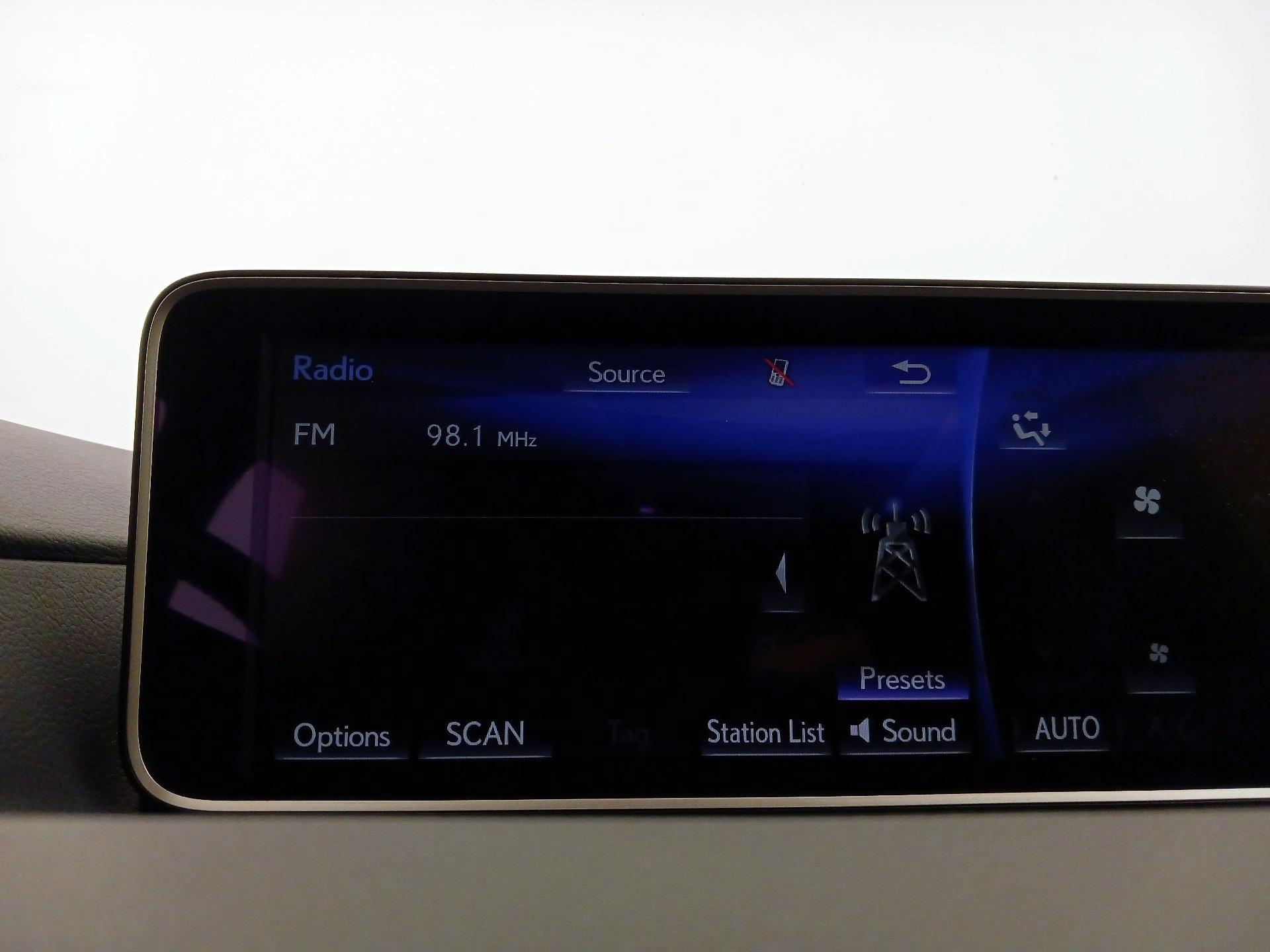 Thumbnail: 2018 Lexus RX - 16