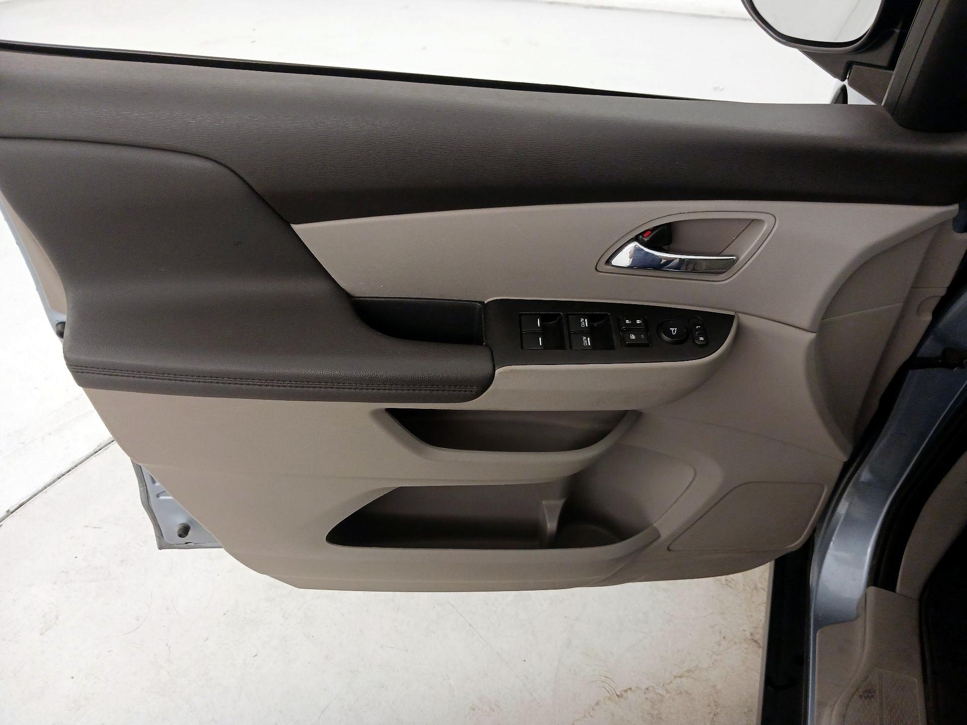 Thumbnail: 2014 Honda Odyssey - 12