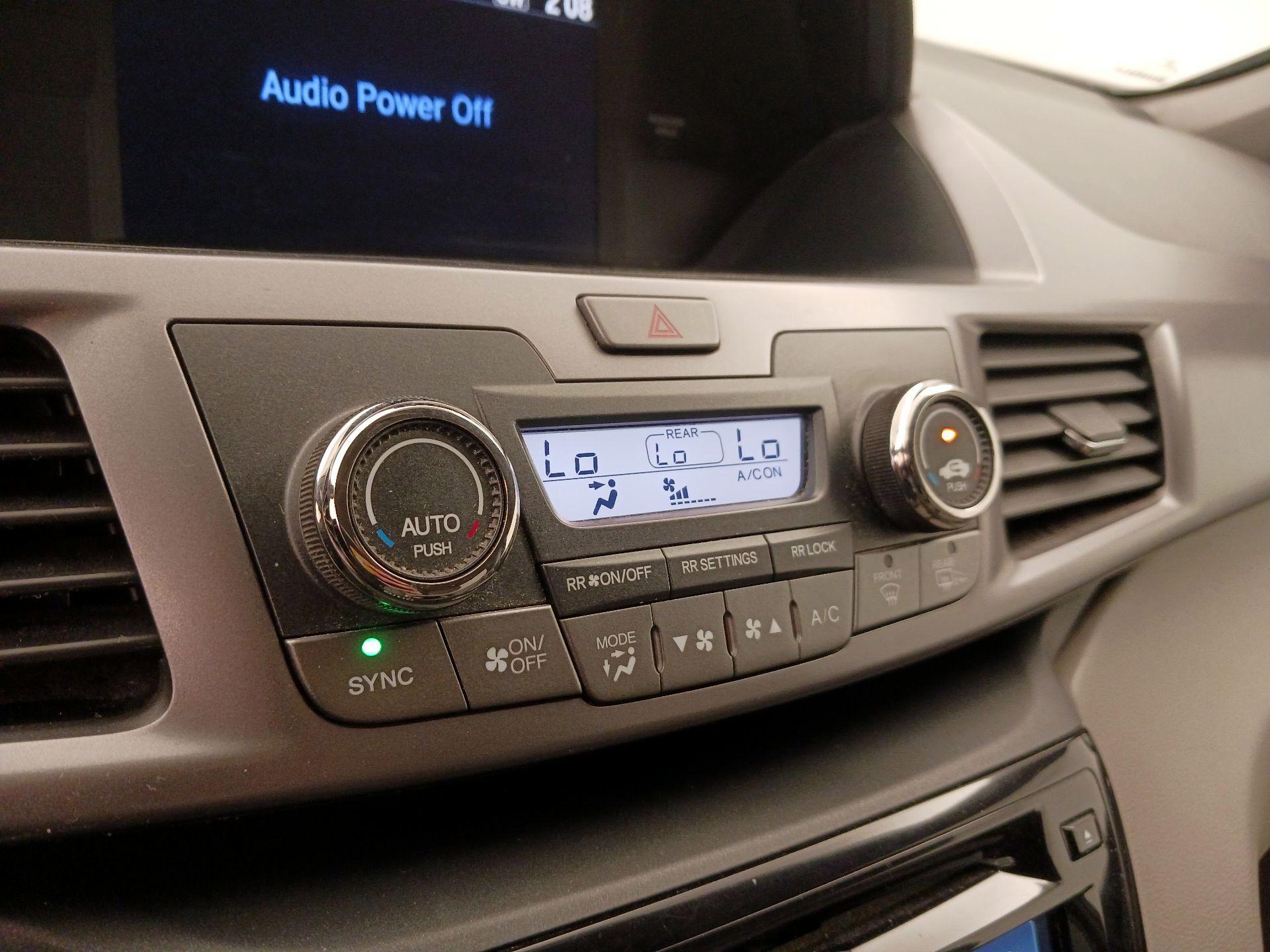 Thumbnail: 2014 Honda Odyssey - 16