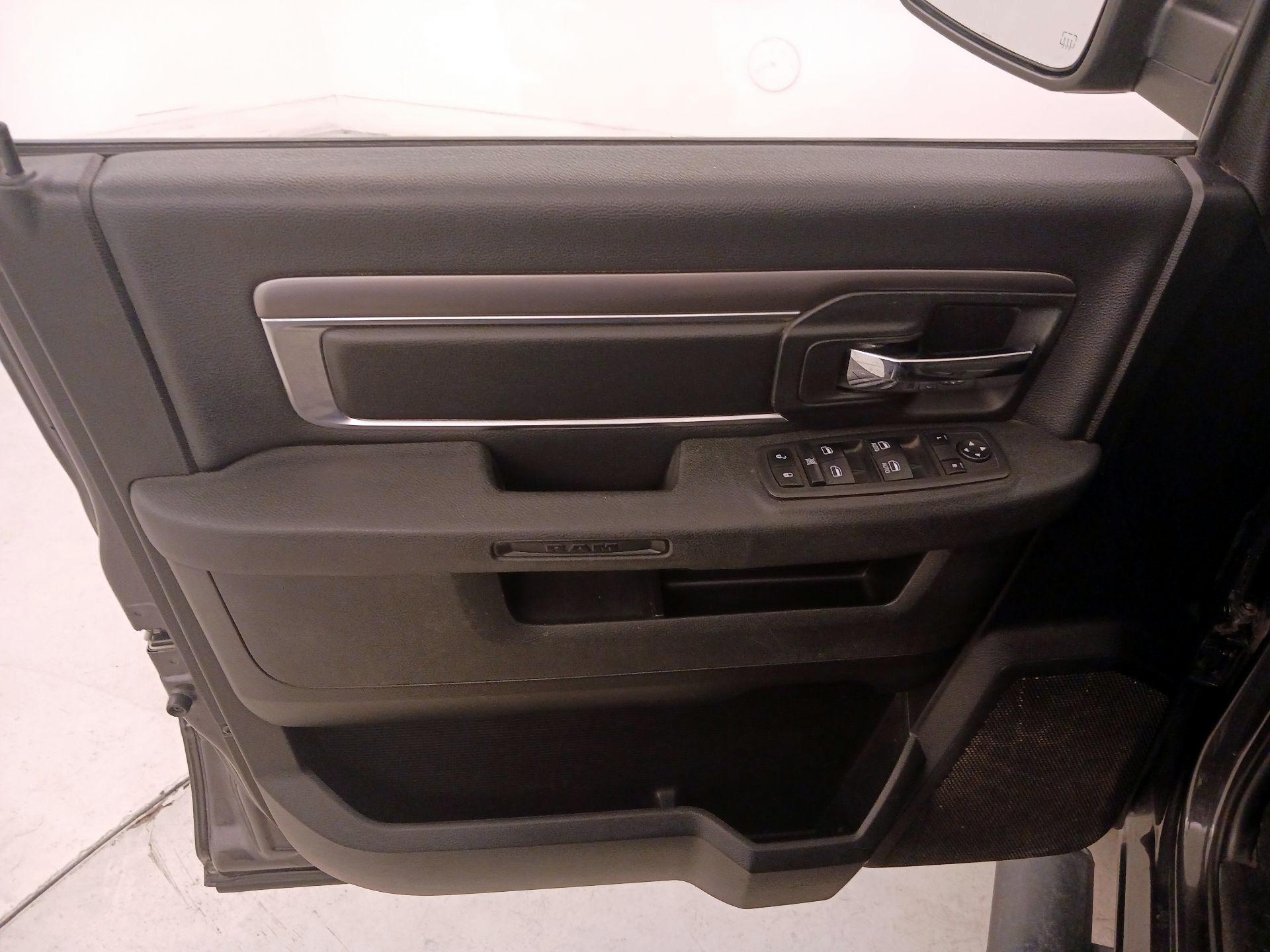 Thumbnail: 2022 RAM 1500 Classic - 12