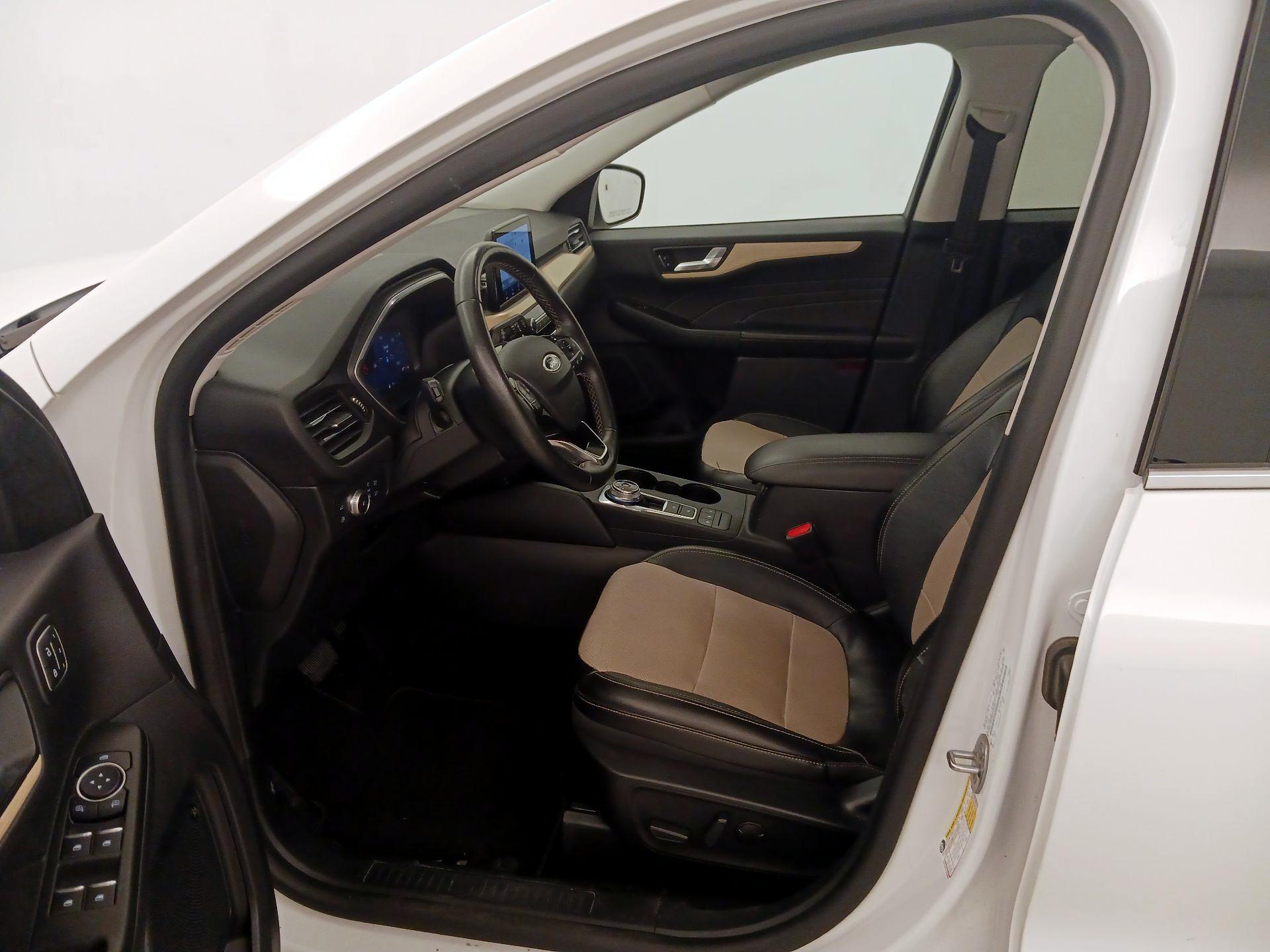 Thumbnail: 2021 Ford Escape - 11