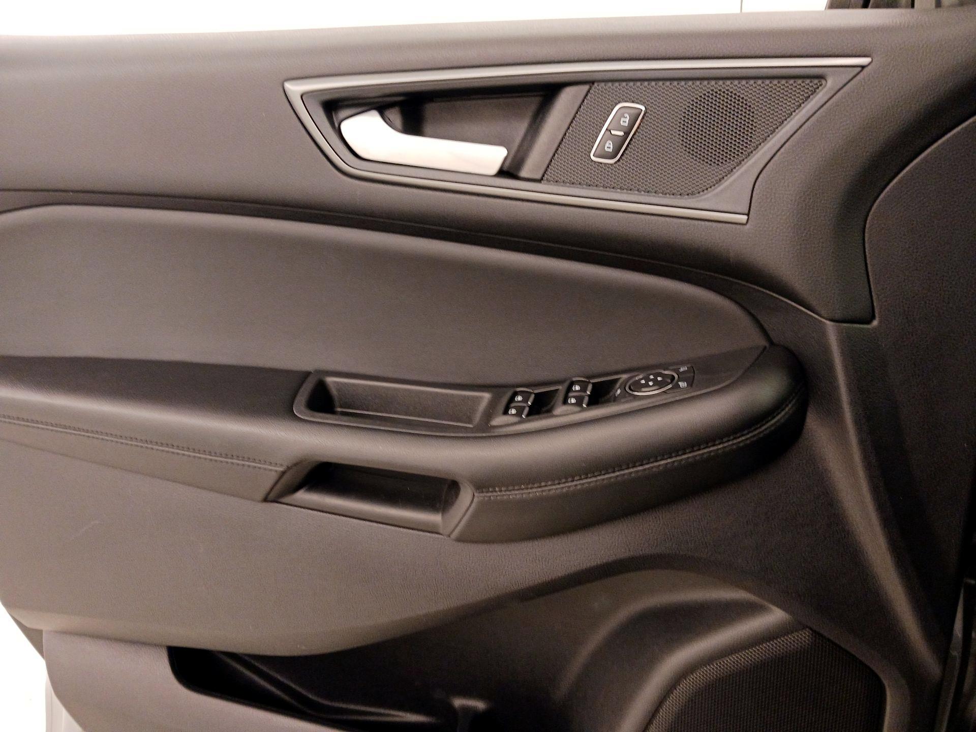 Thumbnail: 2020 Ford Edge - 12