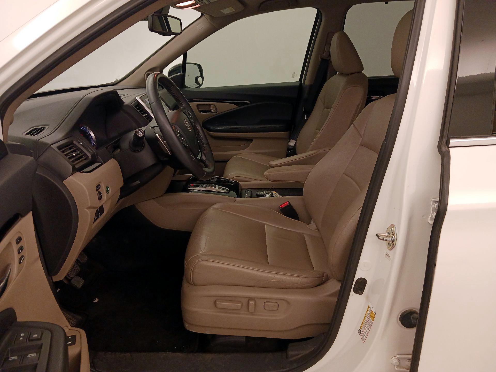 Thumbnail: 2018 Honda Pilot - 11