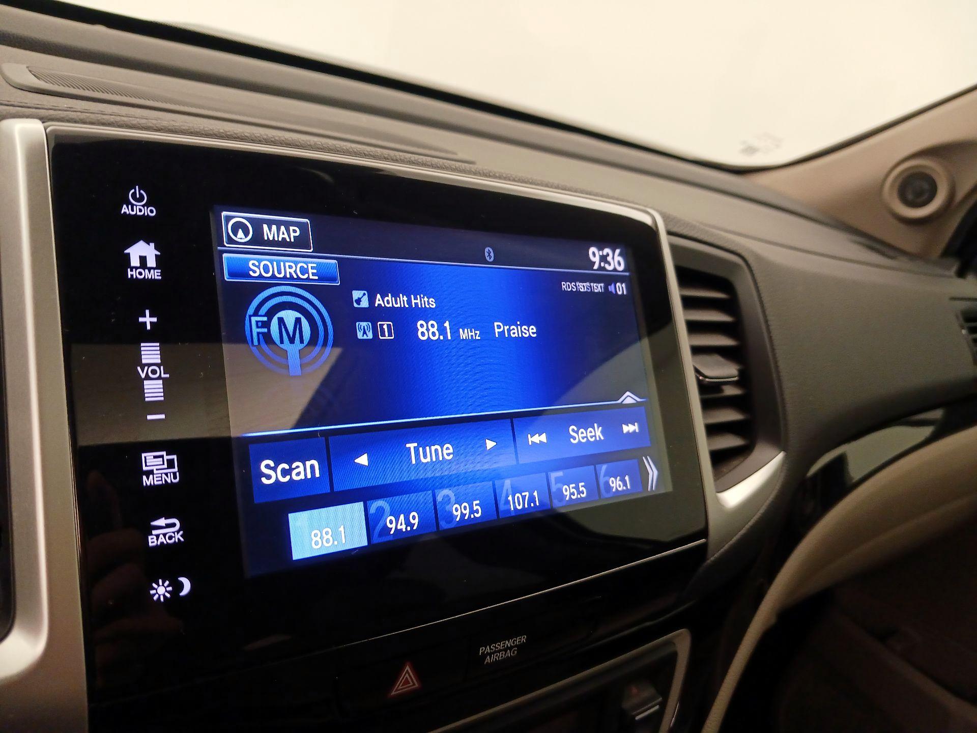 Thumbnail: 2018 Honda Pilot - 16