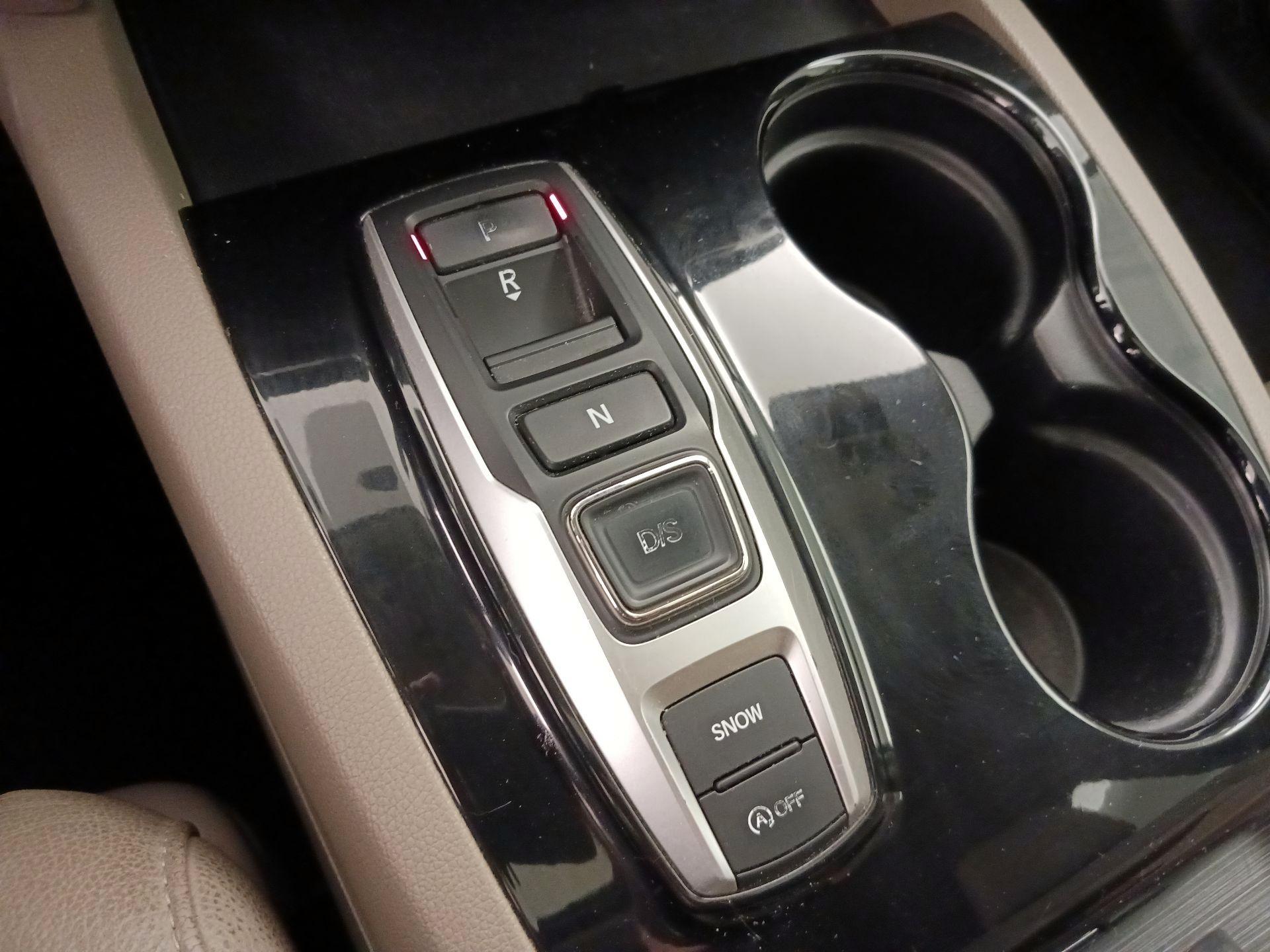 Thumbnail: 2018 Honda Pilot - 18