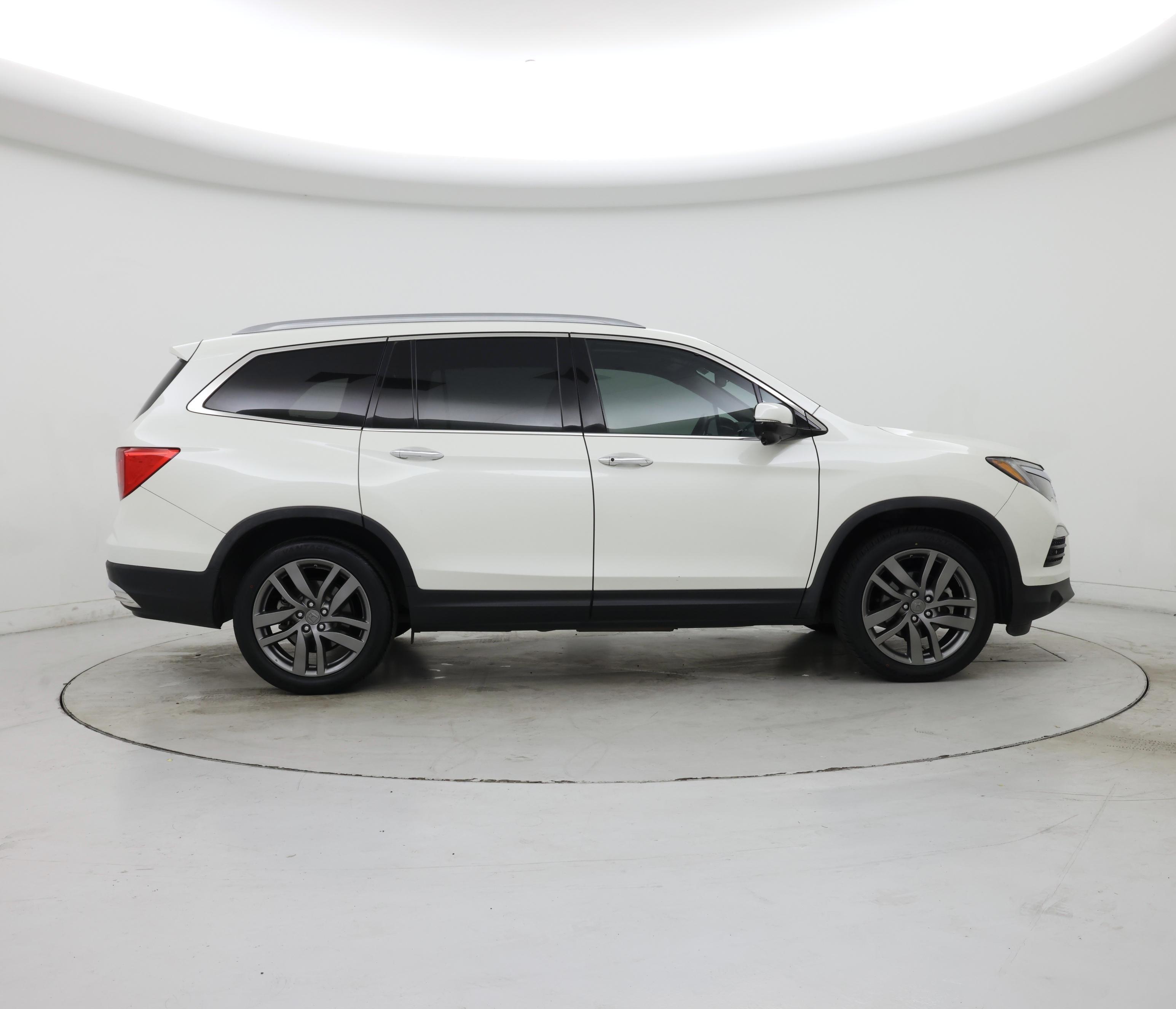 Thumbnail: 2018 Honda Pilot - 7