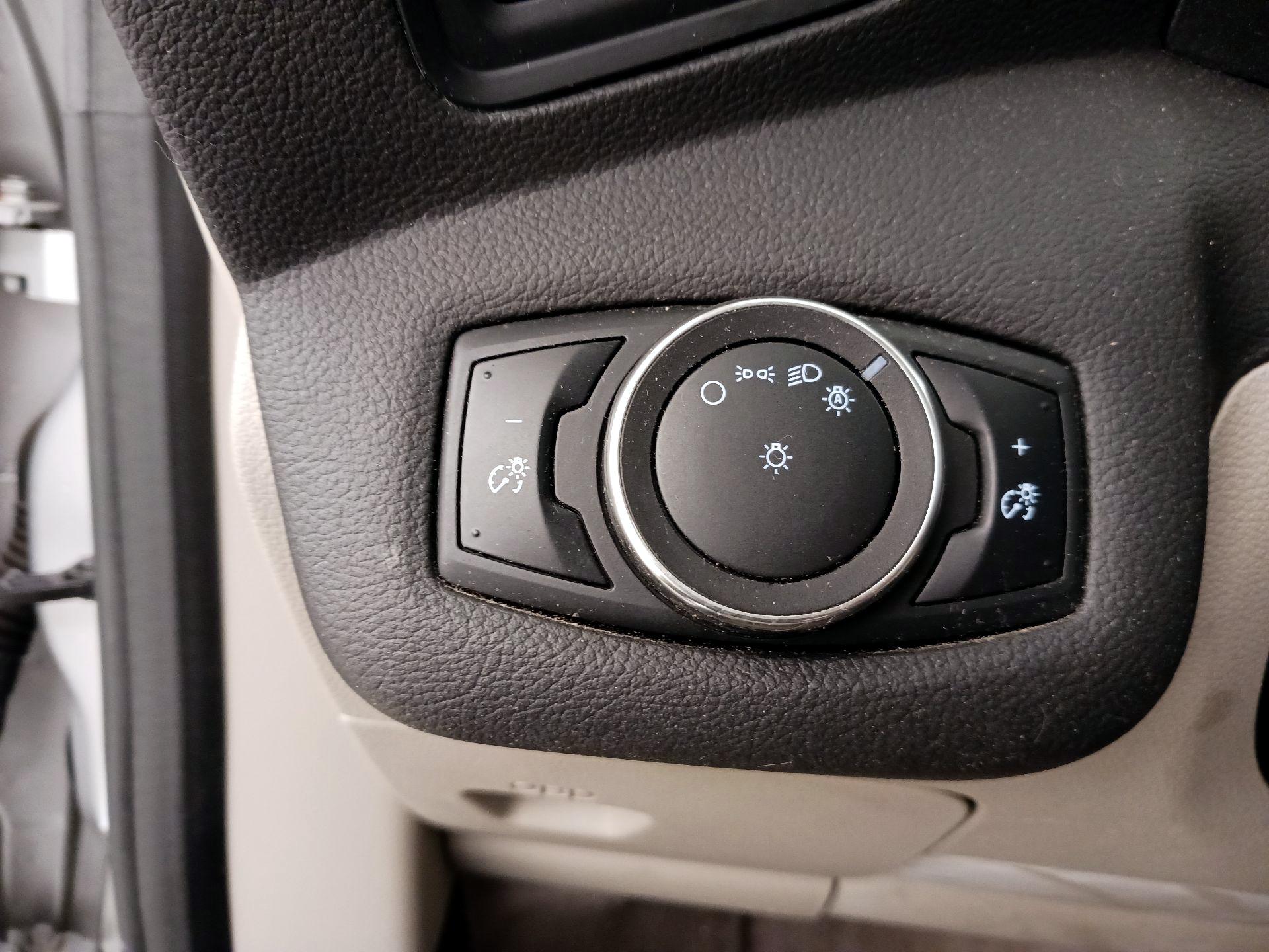 Thumbnail: 2015 Ford C-Max - 13