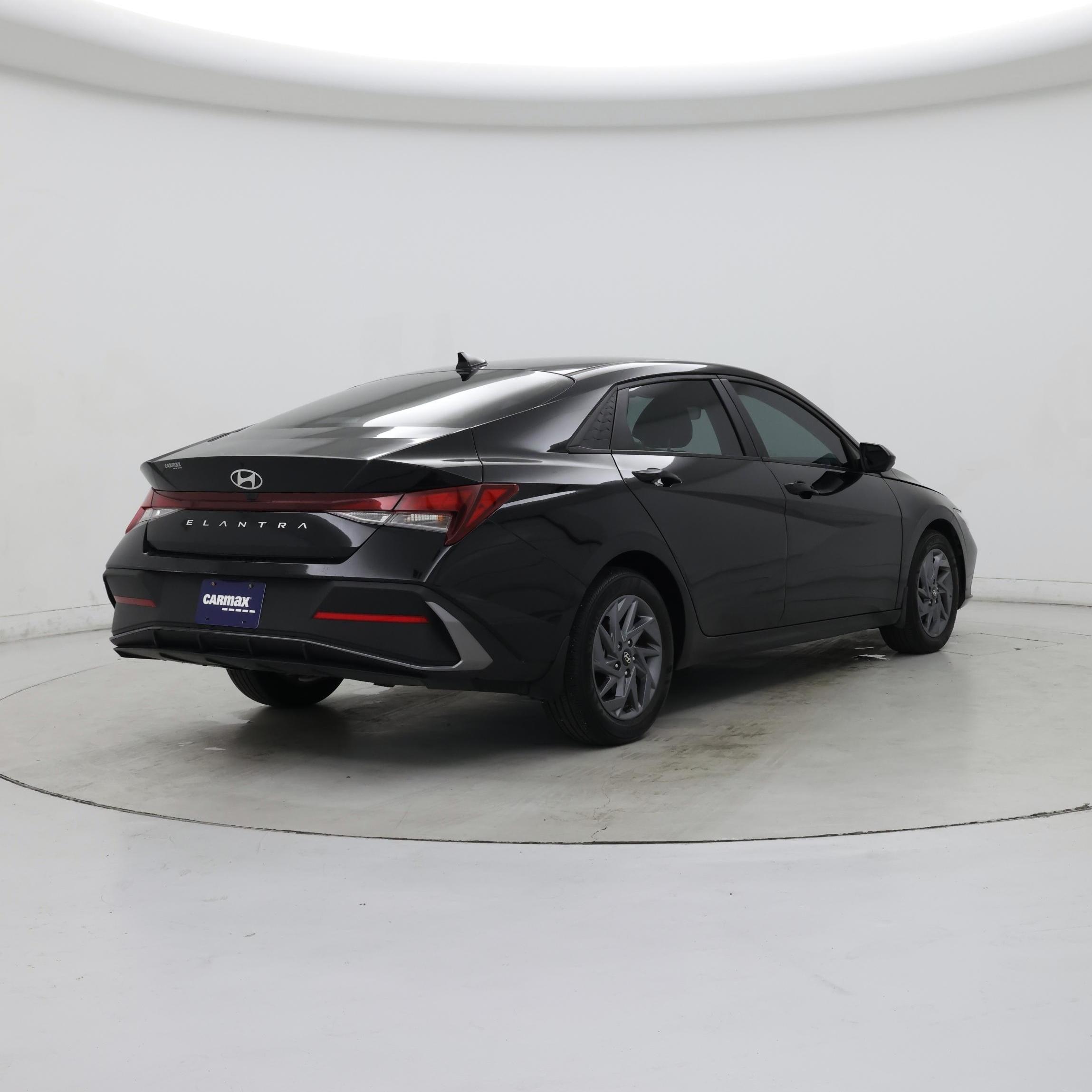 Thumbnail: 2024 Hyundai Elantra - 8